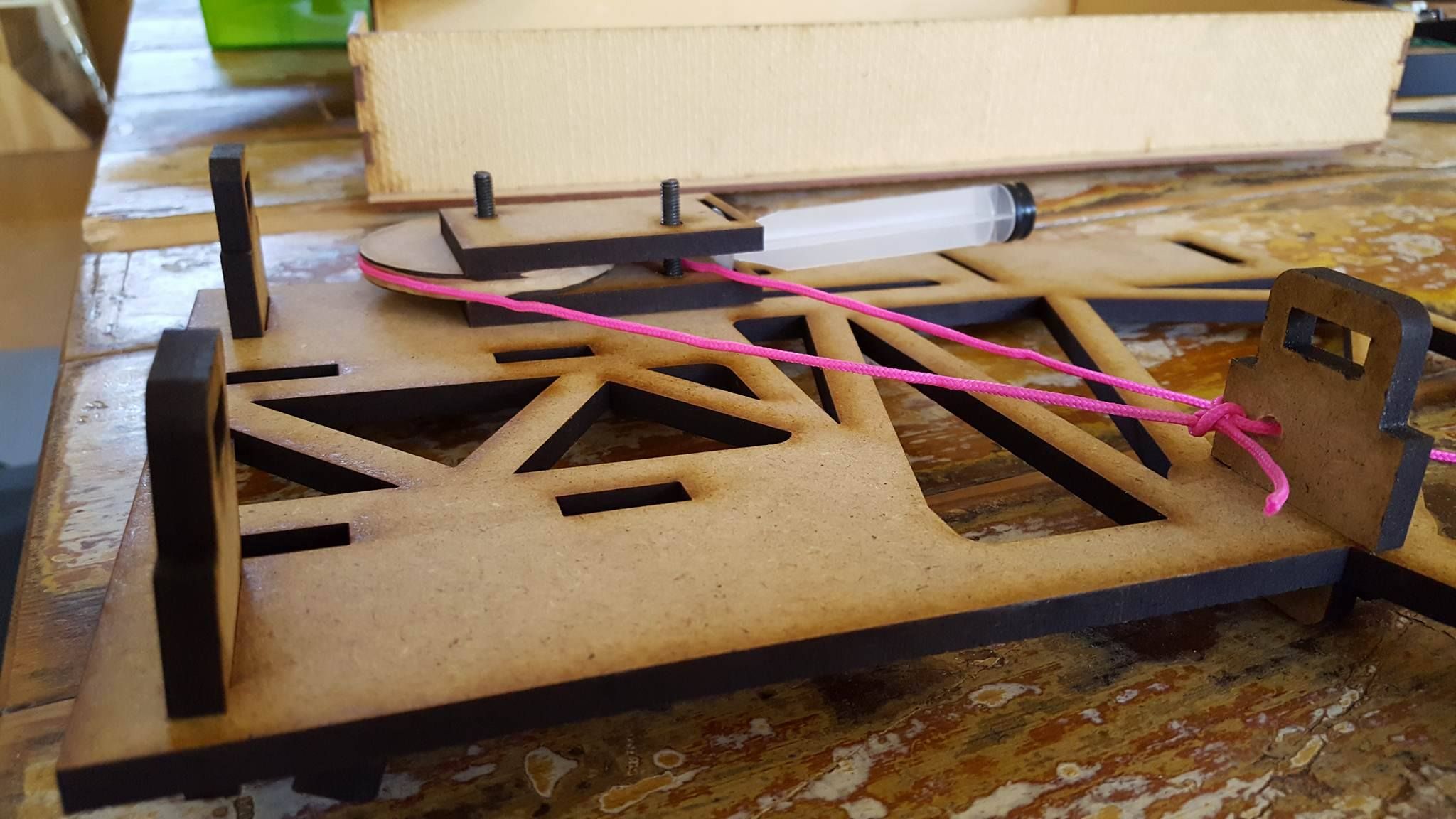 Hydraulic Crane (Syringes) 4 Steps Instructables