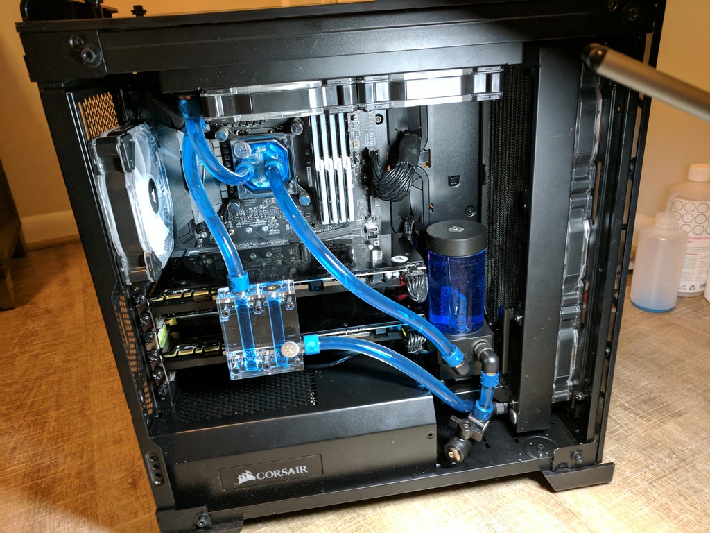 Τι είναι τα soft tubes; Στο άρθρο για τη Κατασκευή Custom loop Υδρόψυξης για υπολογιστή θα μάθεις όσα χρειάζεται να ξέρεις.