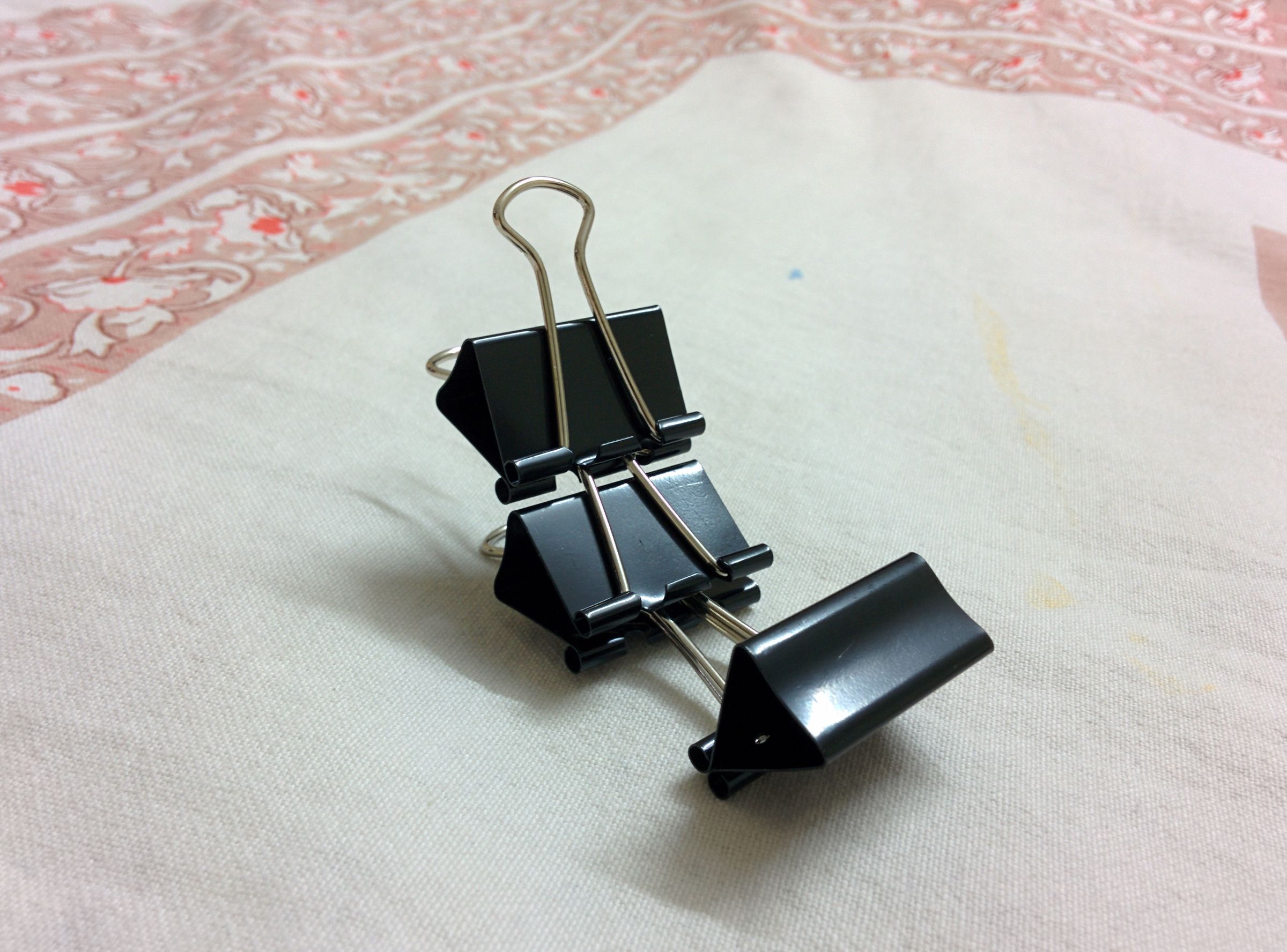 DIY guide for Binder Clip Phone Stand with step-by-step instructions