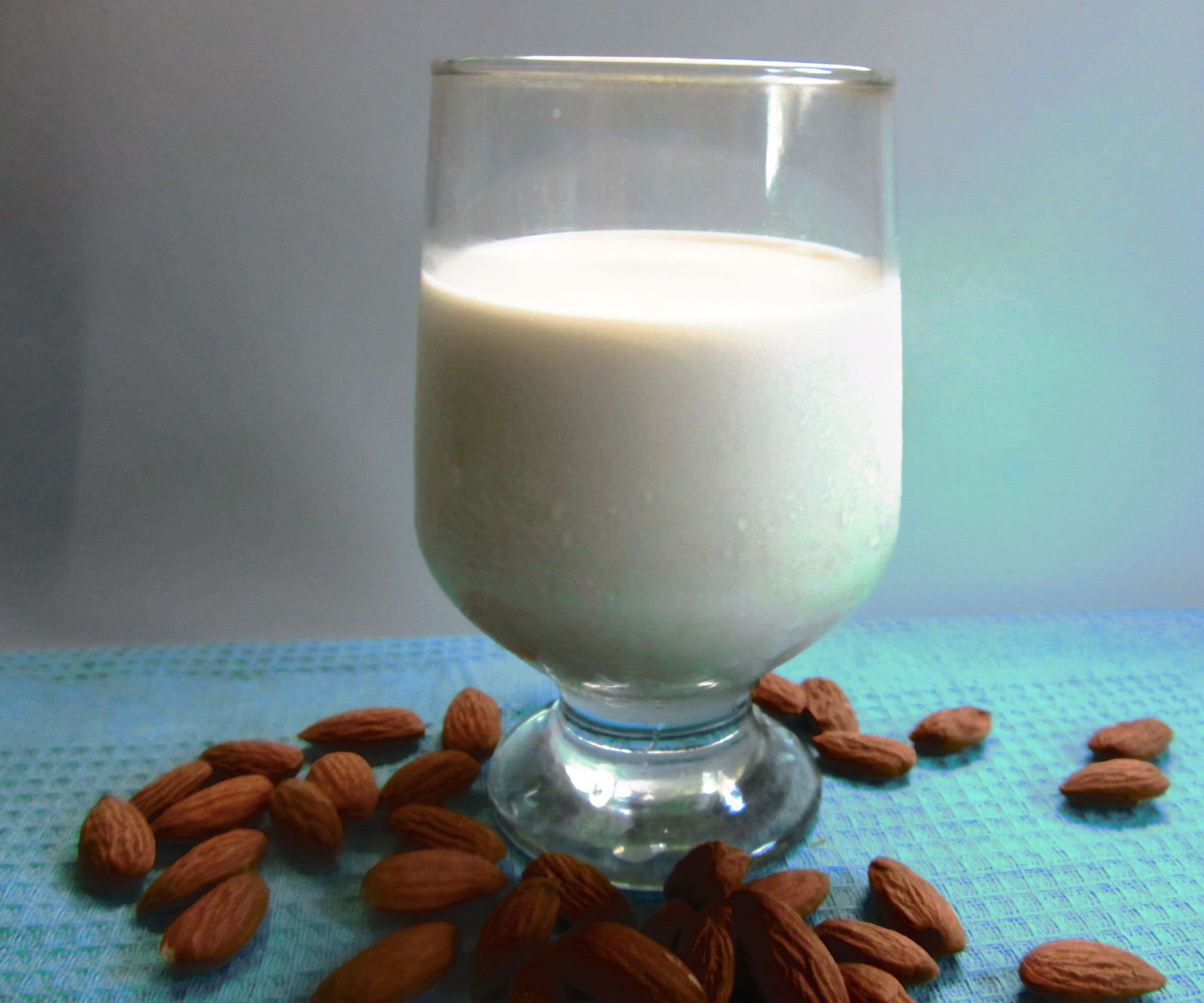 Homemade Delicious Almond Milk