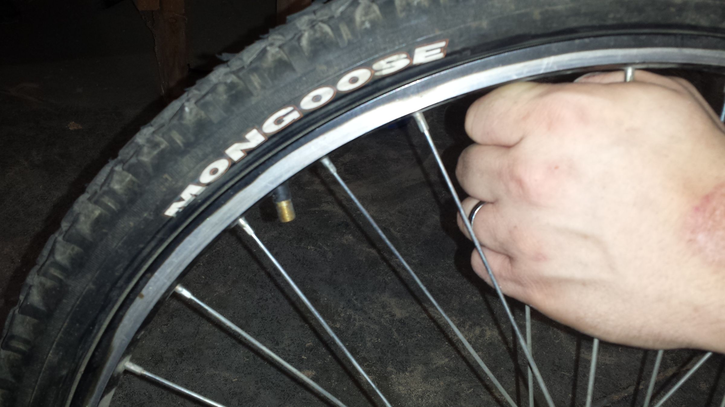 Change a Mountain Bike Tube Without Tools 6 Steps (with Pictures