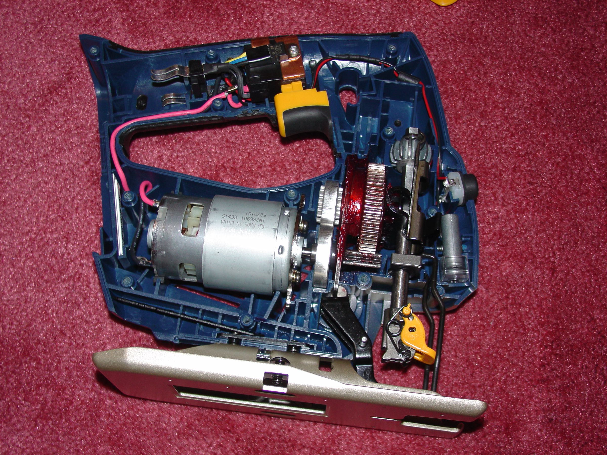 Ryobi 18V Cordless Jigsaw/ Sawzall Hack (Defeating the Safety Switch