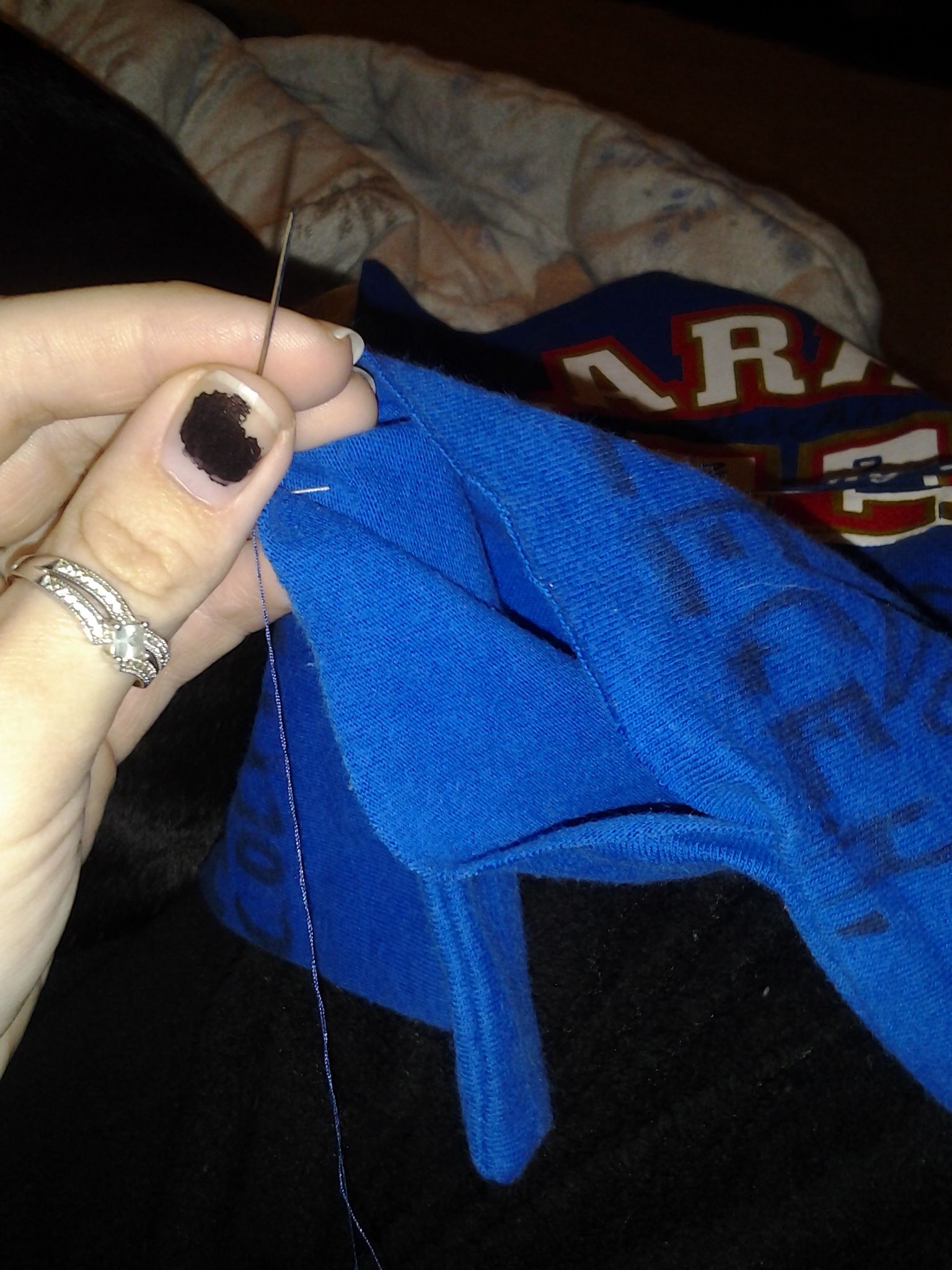 How to Turn Your Old Tshirt Into a Pillow 5 Steps Instructables