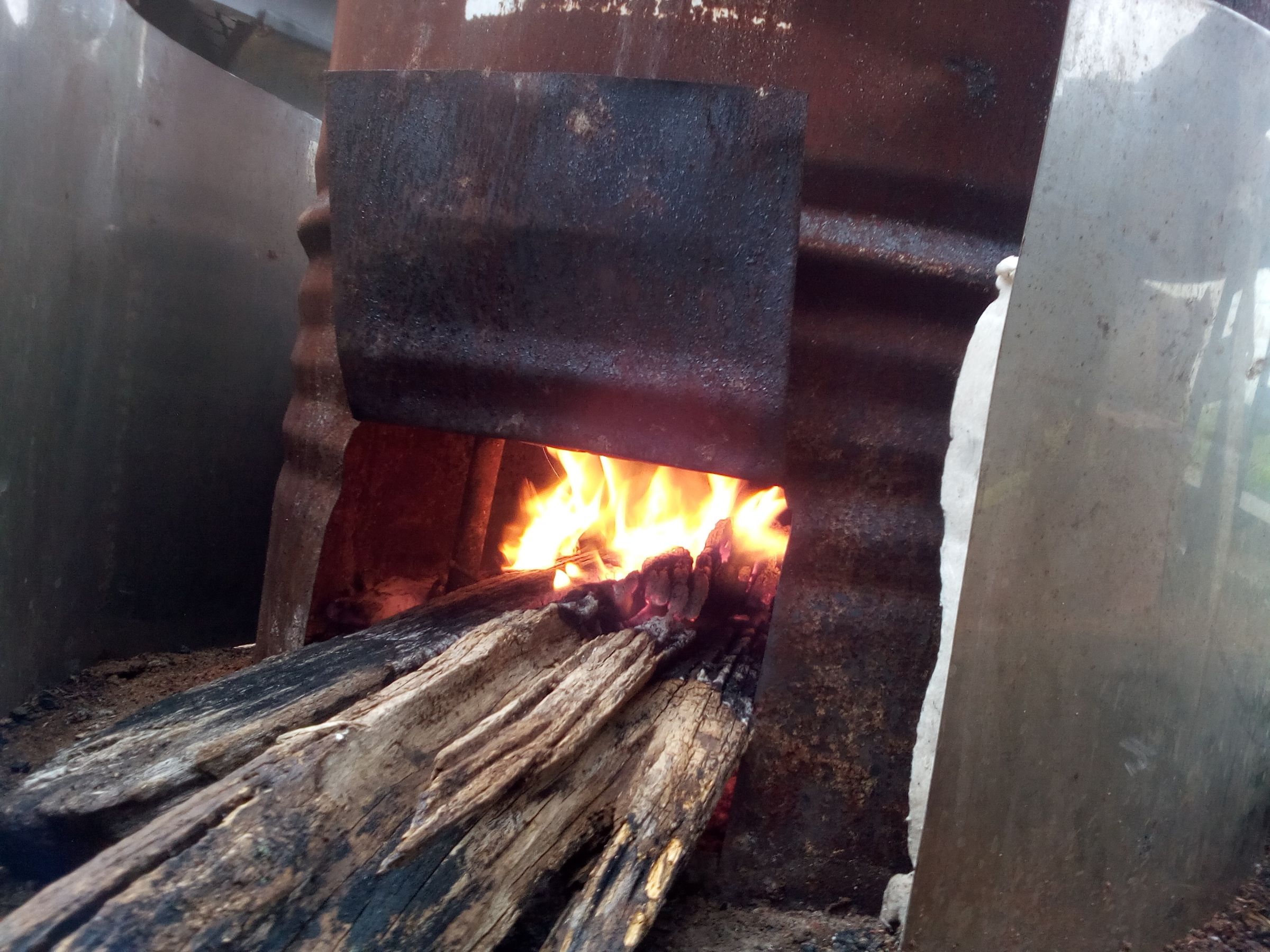 How I Make Biochar Charcoal In A 44 Gallon Drum 2 Methods 5 Steps With Pictures Instructables