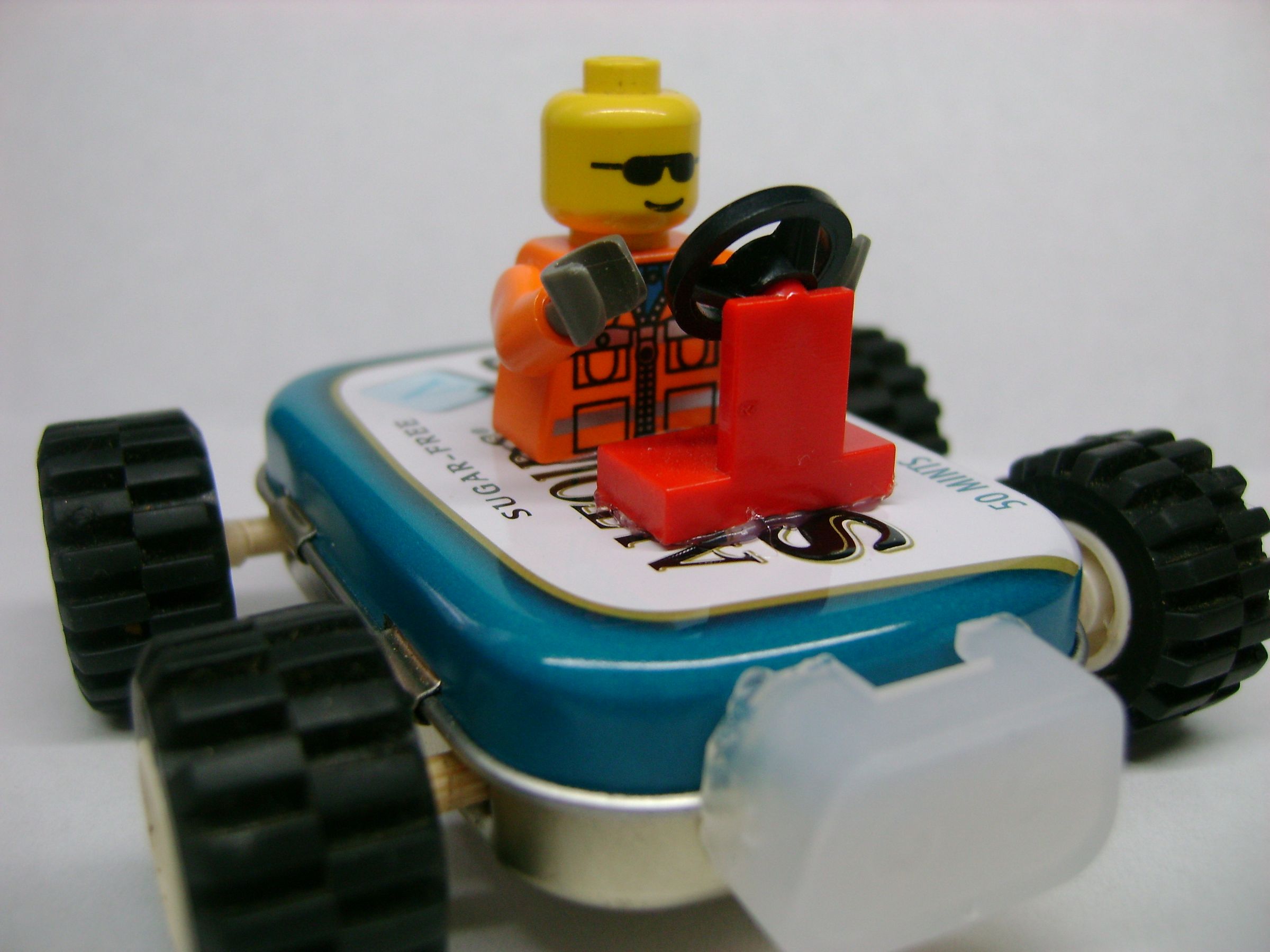 DIY guide for Altoids Smalls Toy Car with step-by-step instructions