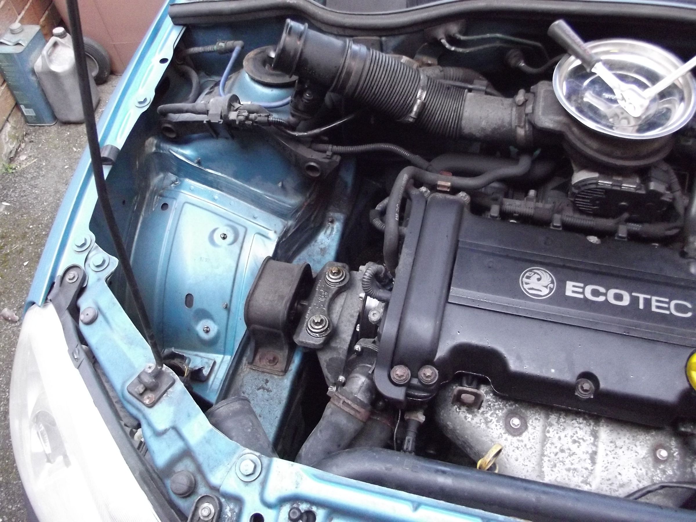 Changing a Vauxhall Corsa Water Pump 12 Steps Instructables
