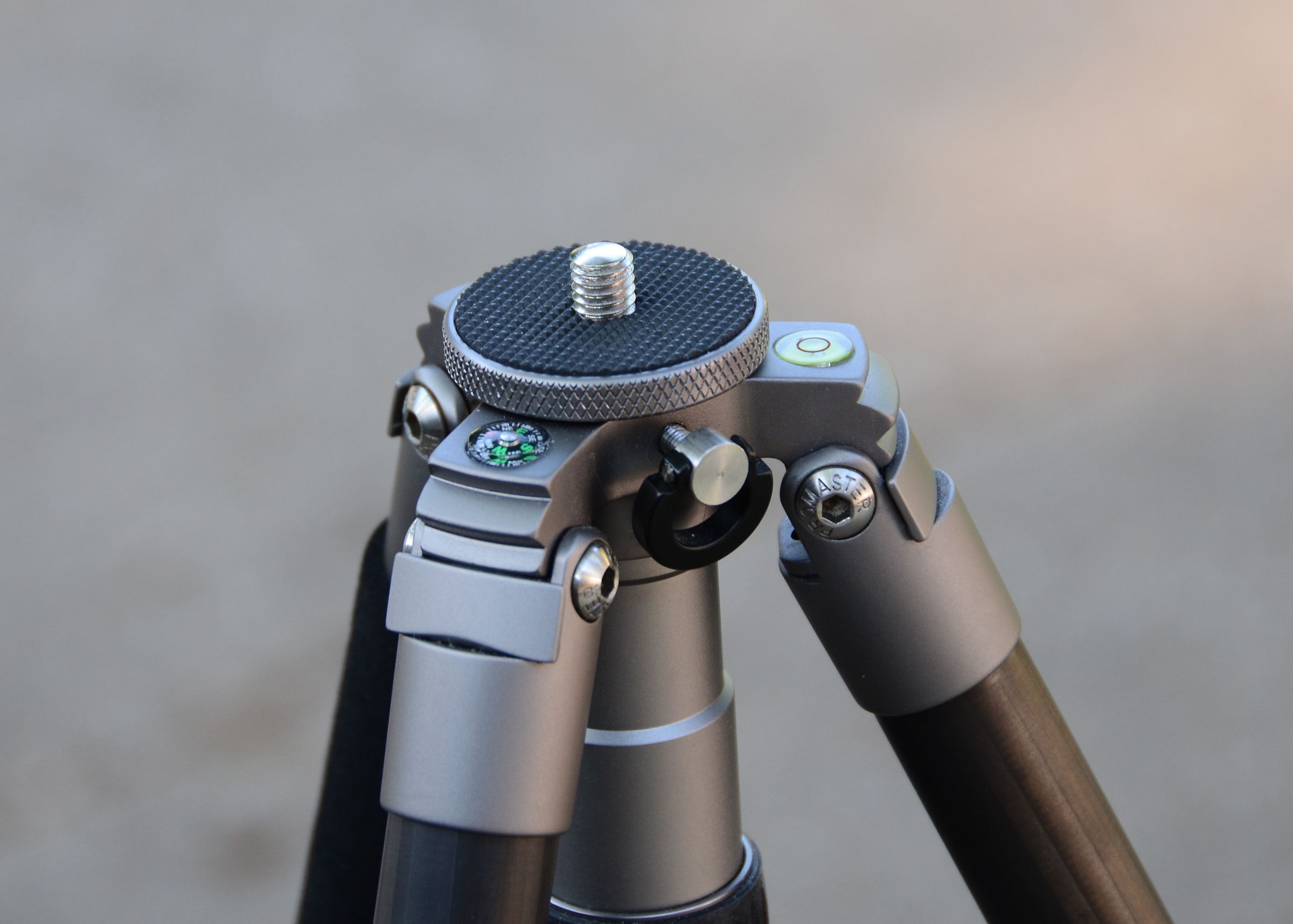 Light Weight Tripod Camera Slider for DSLR 5 Steps (with Pictures