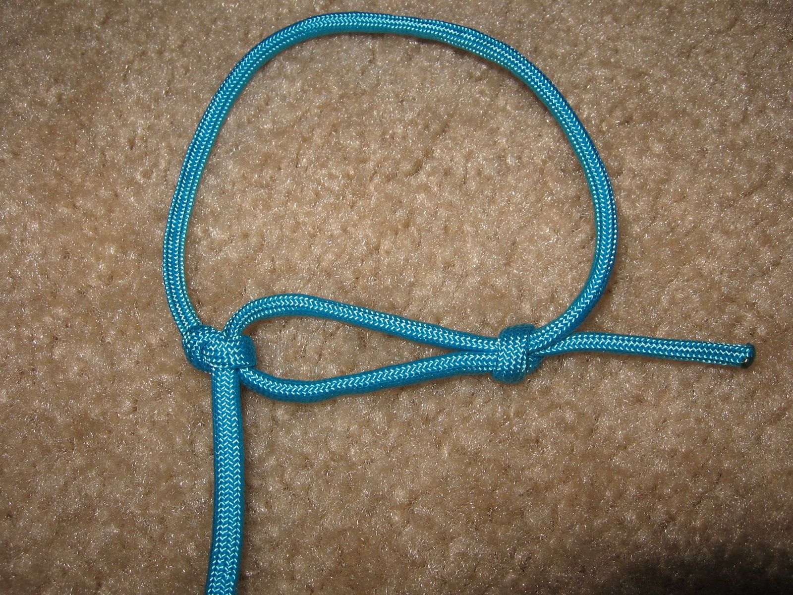 The Easiest Paracord Bracelet You'll Ever Make. 9 Steps Instructables