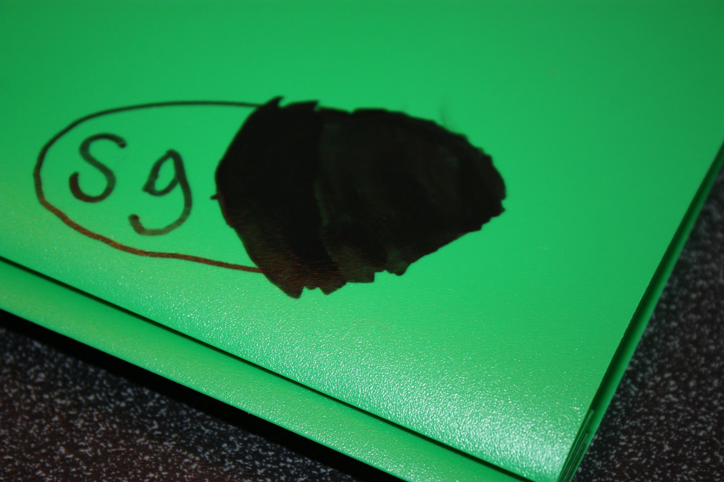 How to Get Permanent Marker Off of a Plastic Folder 5 Steps