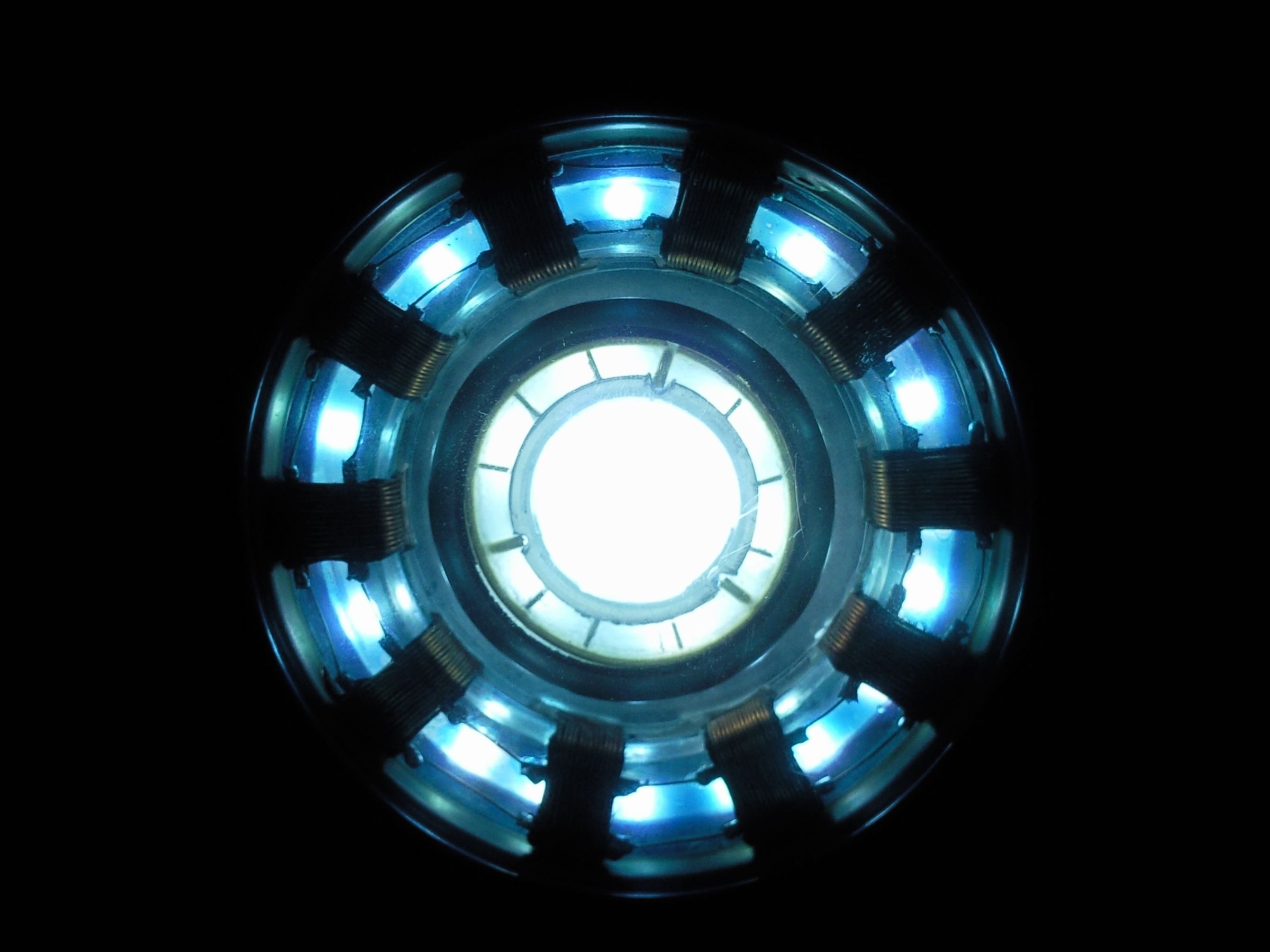 DIY guide for BUILD THE SECOND GENERATION ARC REACTOR with step-by-step instructions
