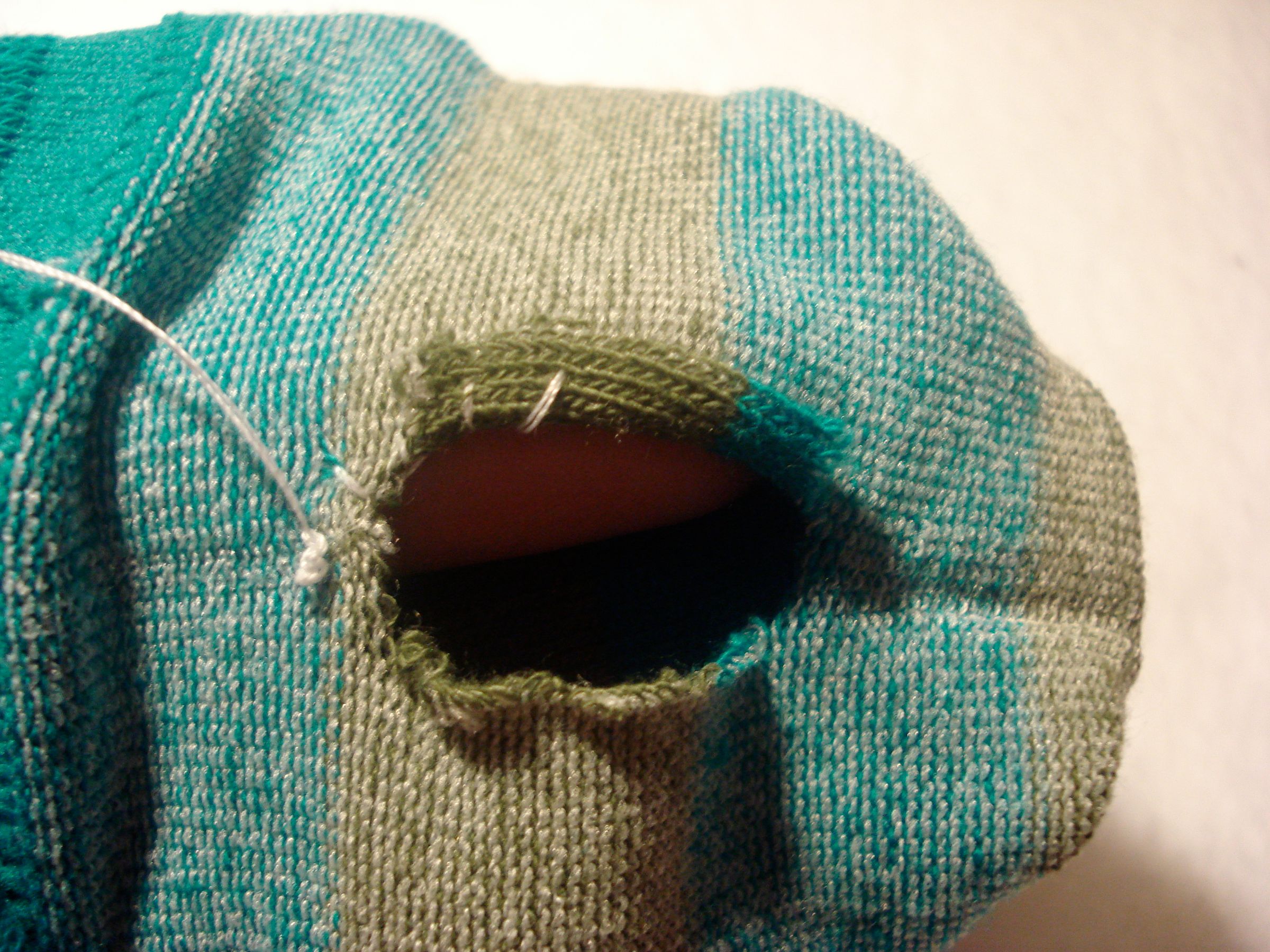 Socks Into Fingerless Gloves 5 Steps (with Pictures) Instructables