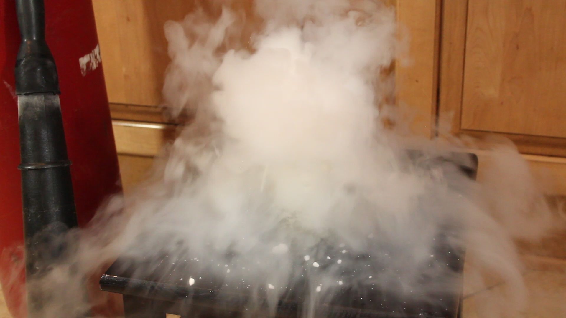How to Make Dry Ice With a Fire Extinguisher! 5 Steps (with