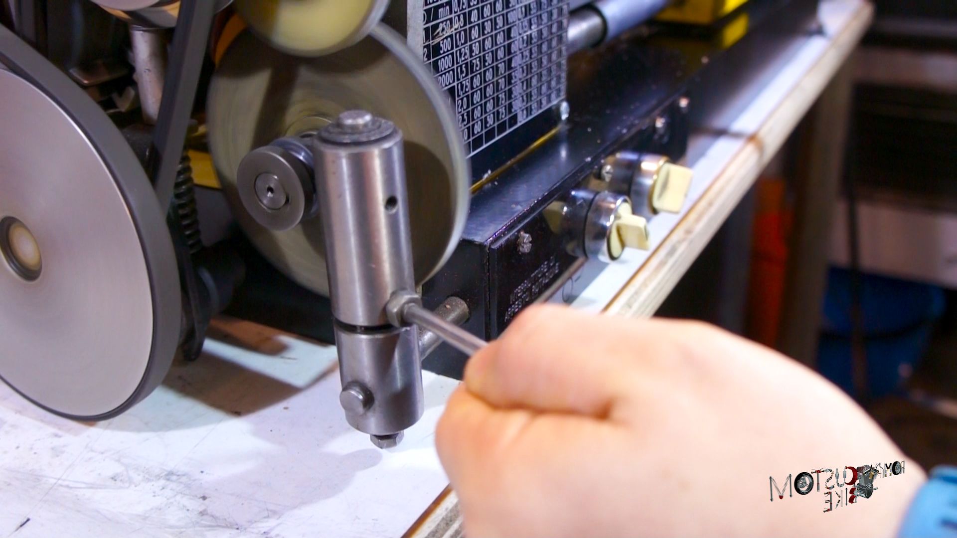 What Is a Mini Metal Lathe and How to Use It for Metalworking 4 Steps