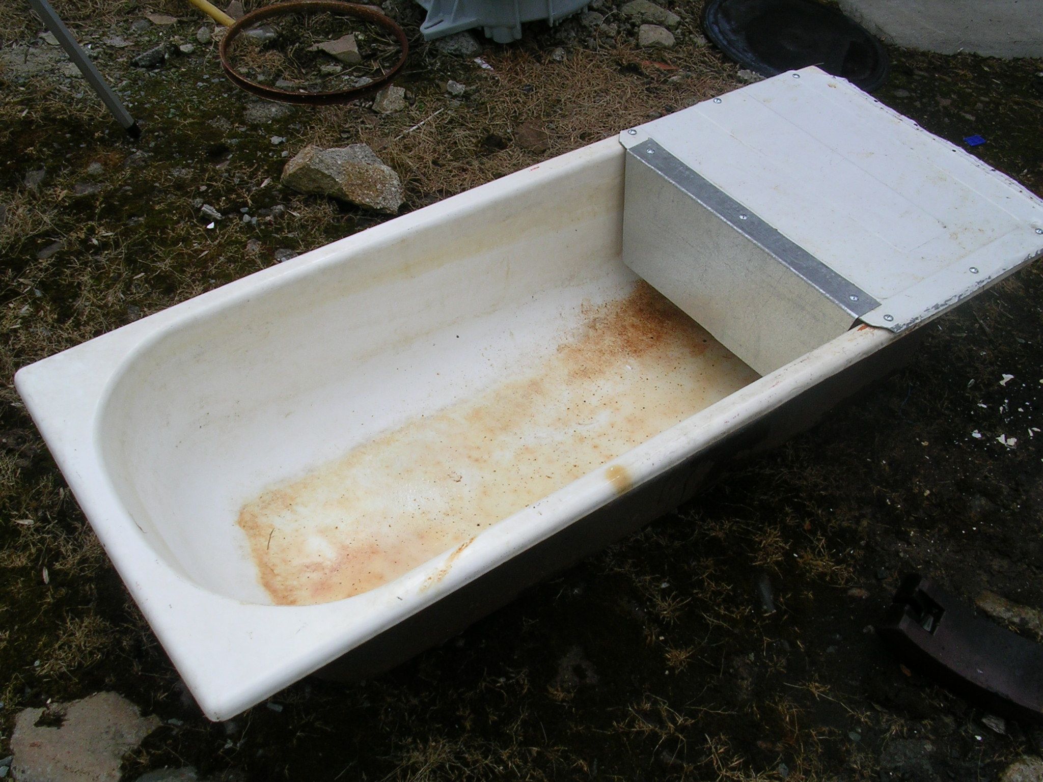 Convert a Bathtub Into a Water Trough. 5 Steps Instructables