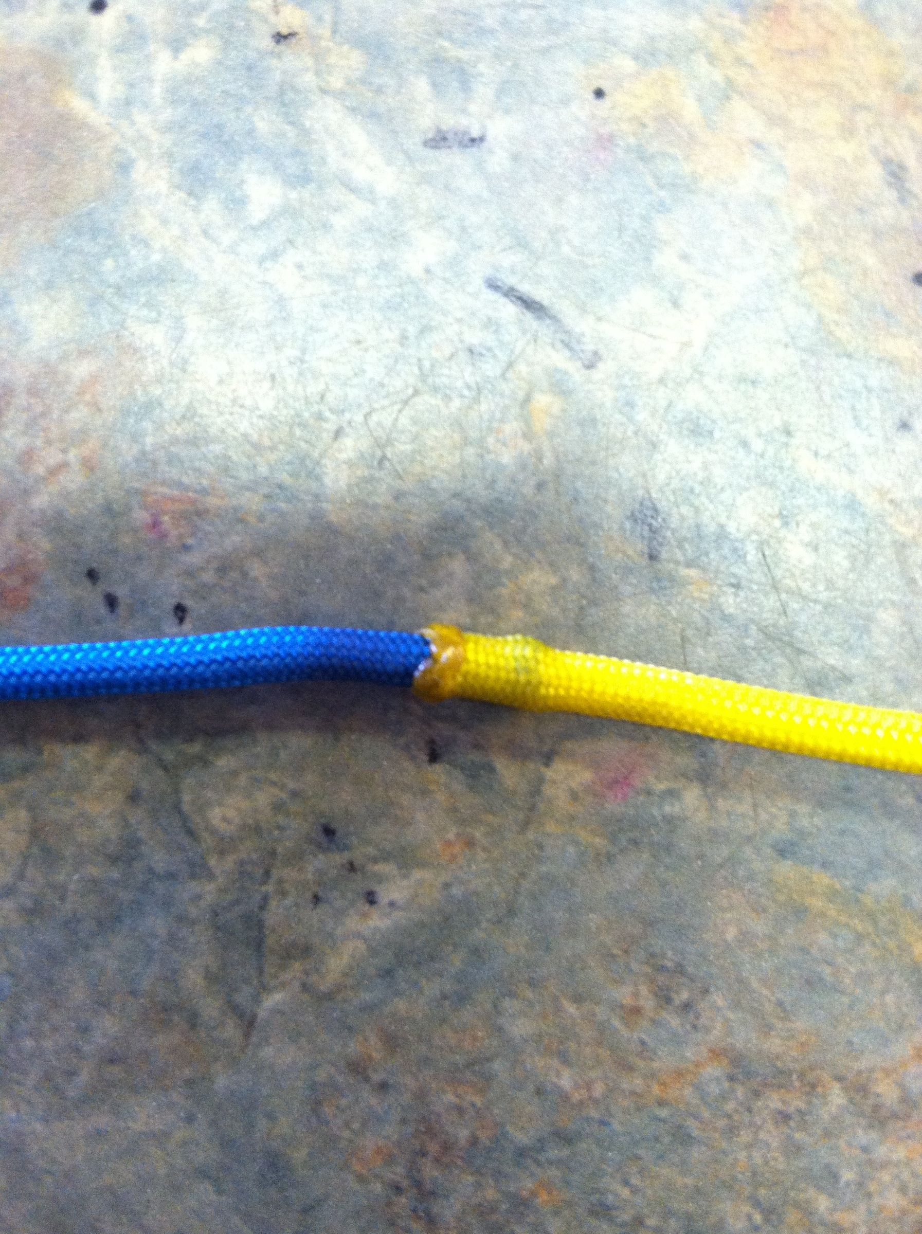 2 Color Paracord Bracelet (Tutorial) 7 Steps Instructables