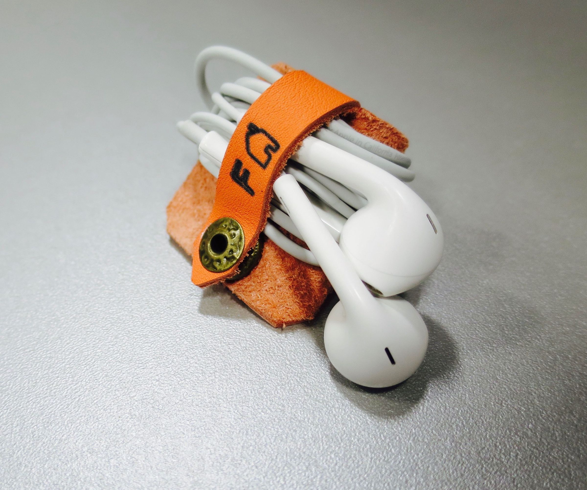 DIY guide for Leather Earbud Holder-DIY with step-by-step instructions
