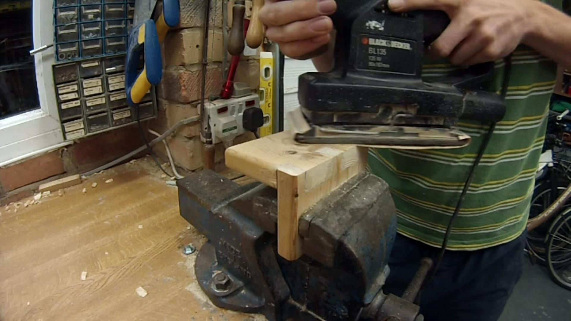 Handcut Dovetails With a Hacksaw ! 5 Steps (with Pictures