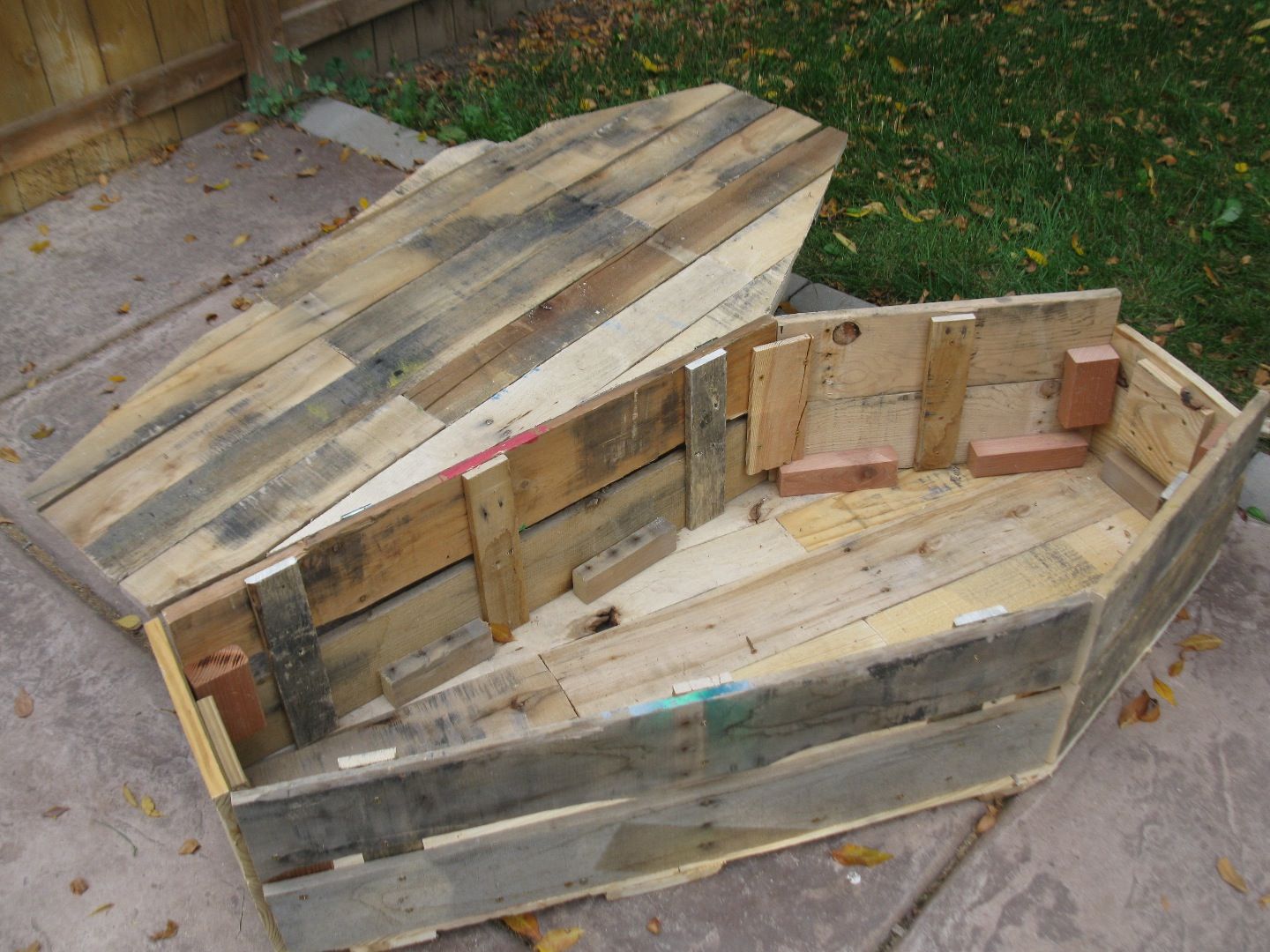 Pallet Halloween Coffin Decoration 4 Steps (with Pictures