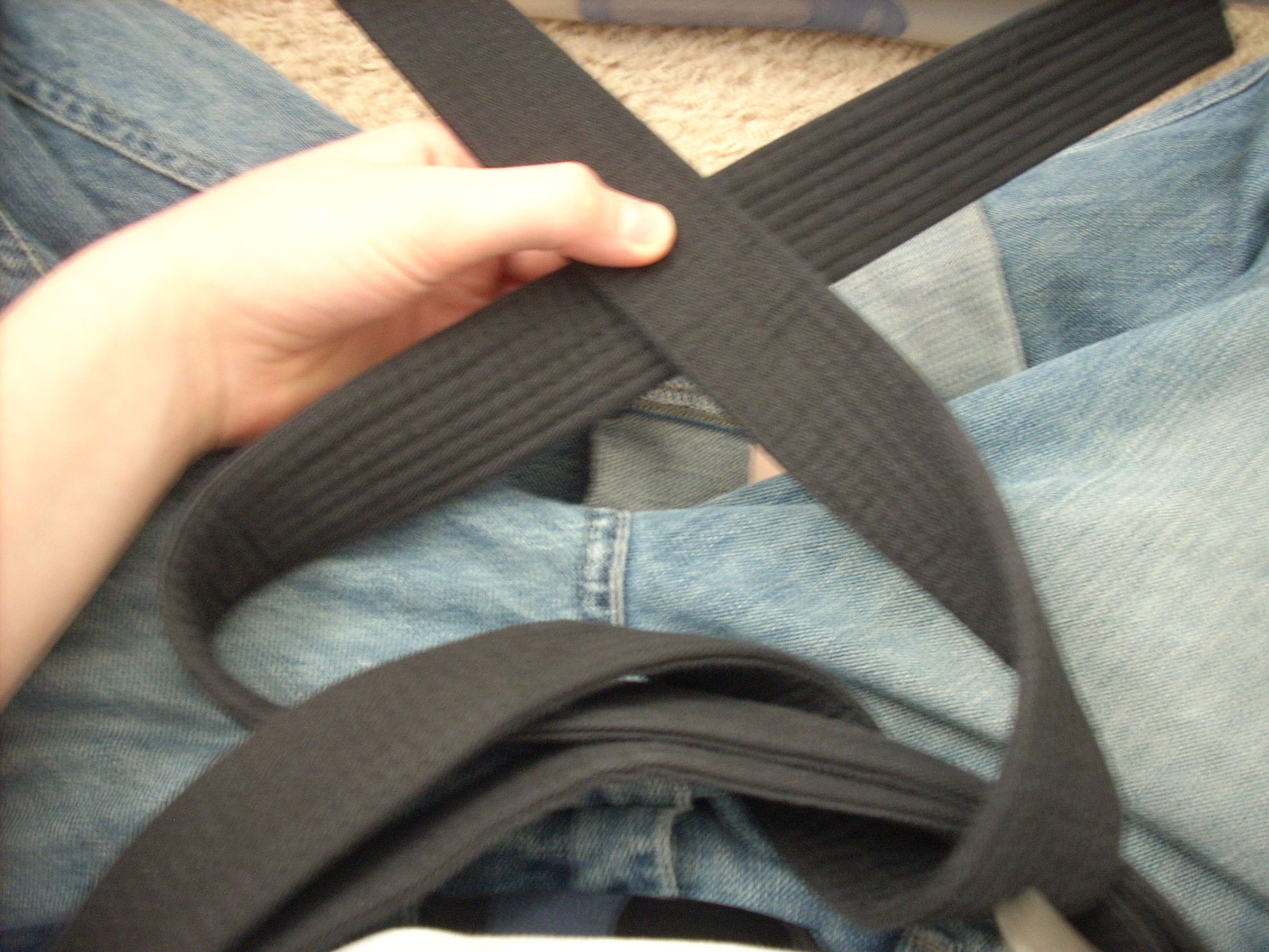 karate how to tie belt