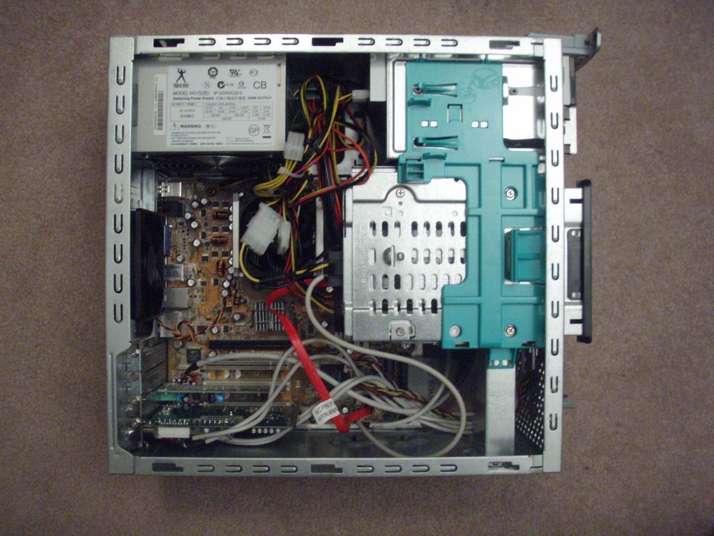Disassembling Computer Side Panel Example Pic How To Assemble And Disassemble A Computer – pictacademy.com