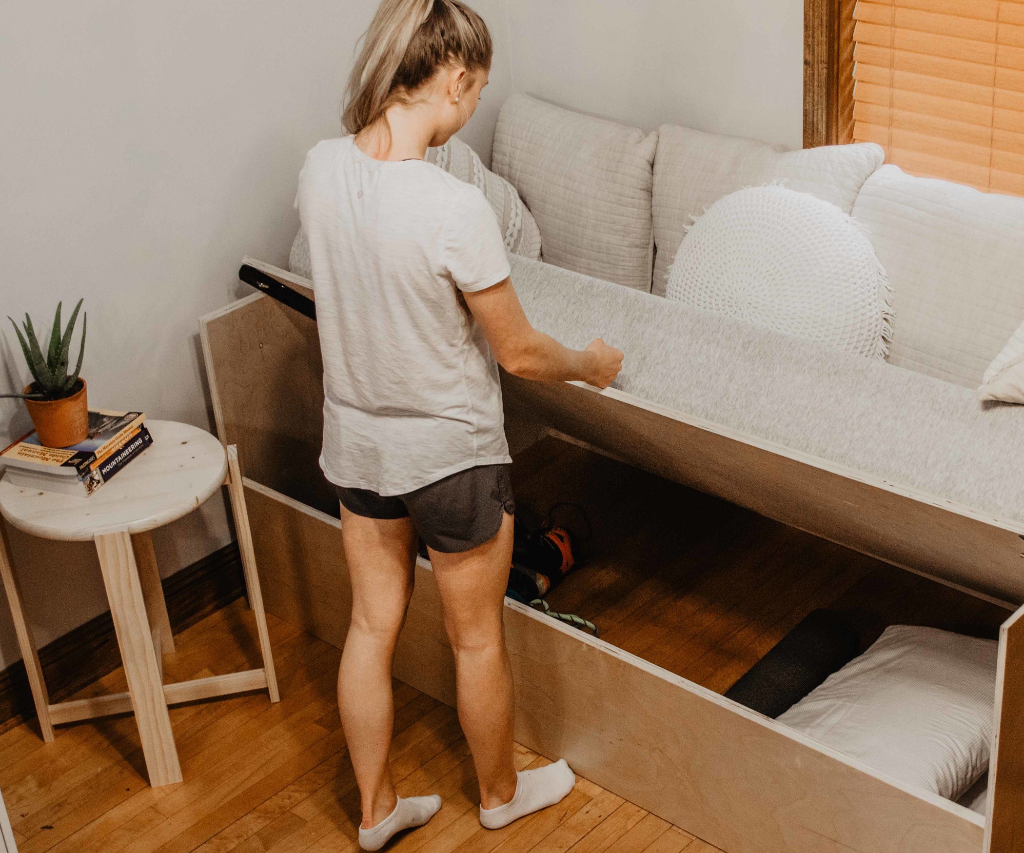 Lift Sofa Bed With Storage! 6 Steps Instructables