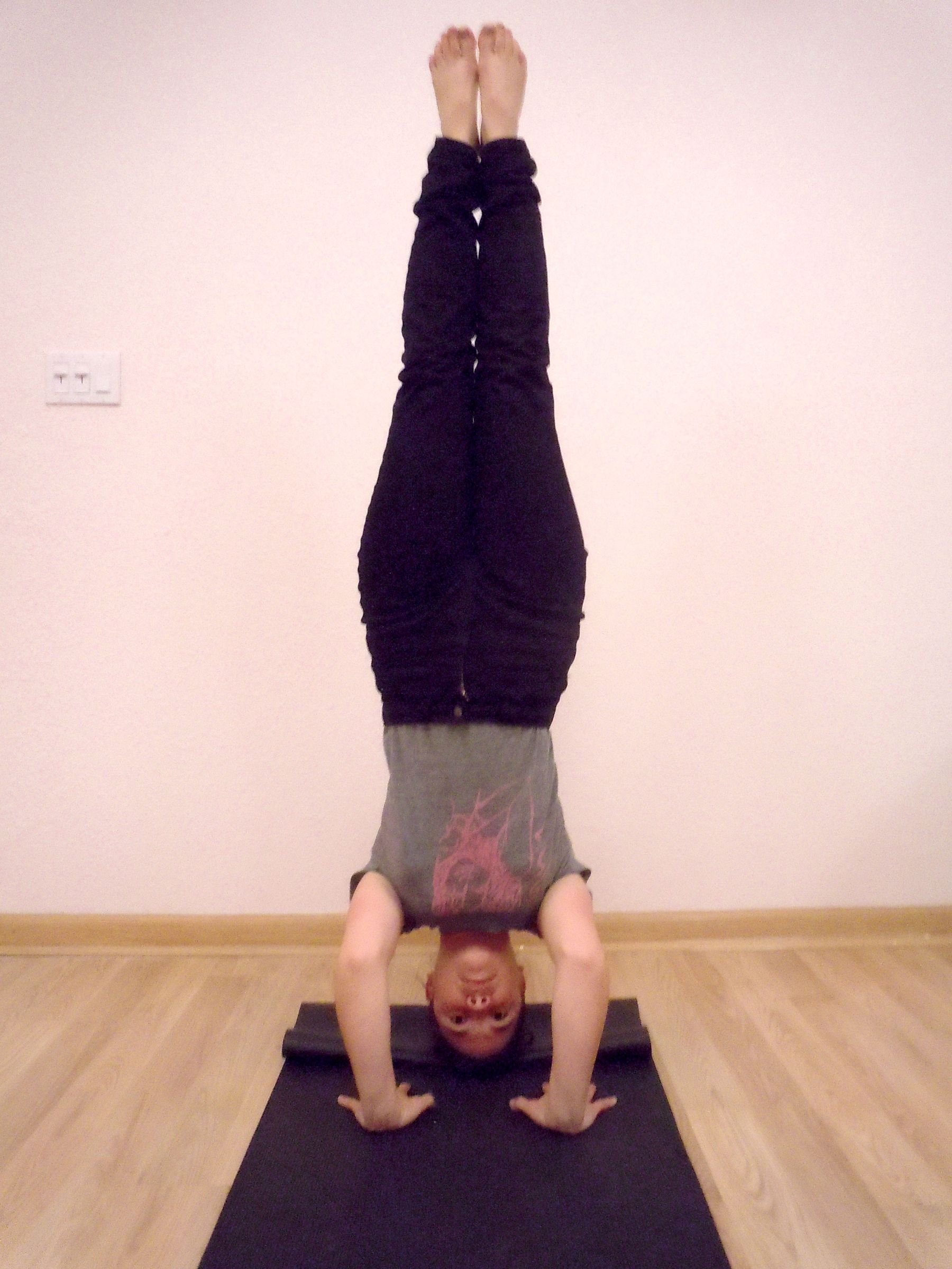 How to Do a Tripod Headstand 10 Steps (with Pictures) Instructables