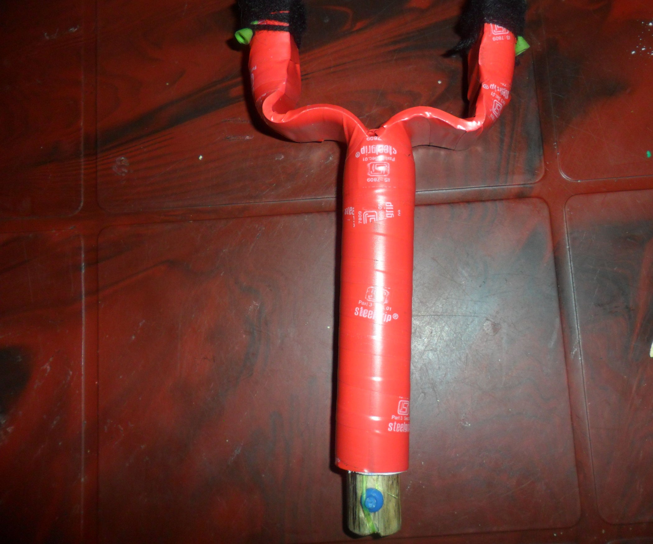 How to Make a Survival Slingshot With Fishing Kit. 9 Steps