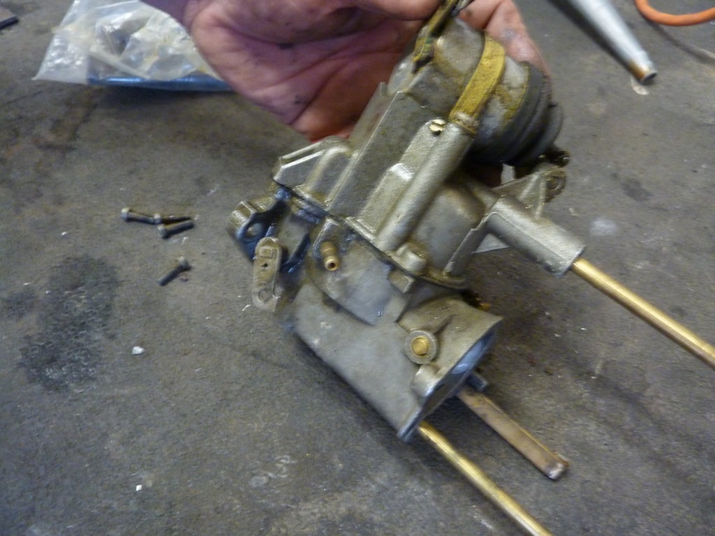 How To Open And Clean An Outboard Motor Carburetor : 5 Steps (With  Pictures) - Instructables