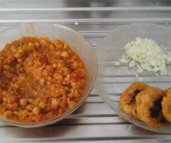 Vegetable Ragda Cutlet