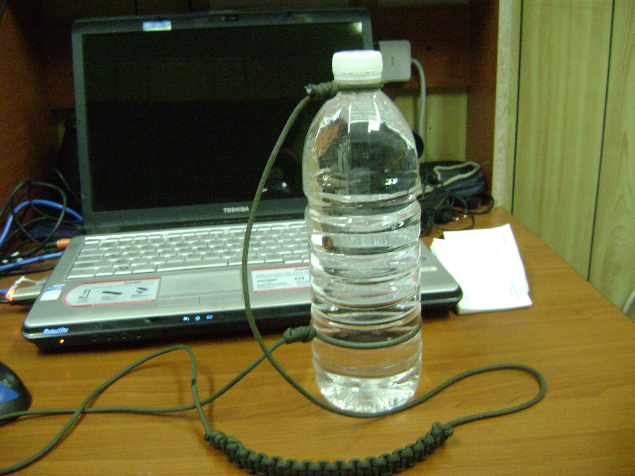 Paracord/Water Bottle Canteen Strap 6 Steps Instructables