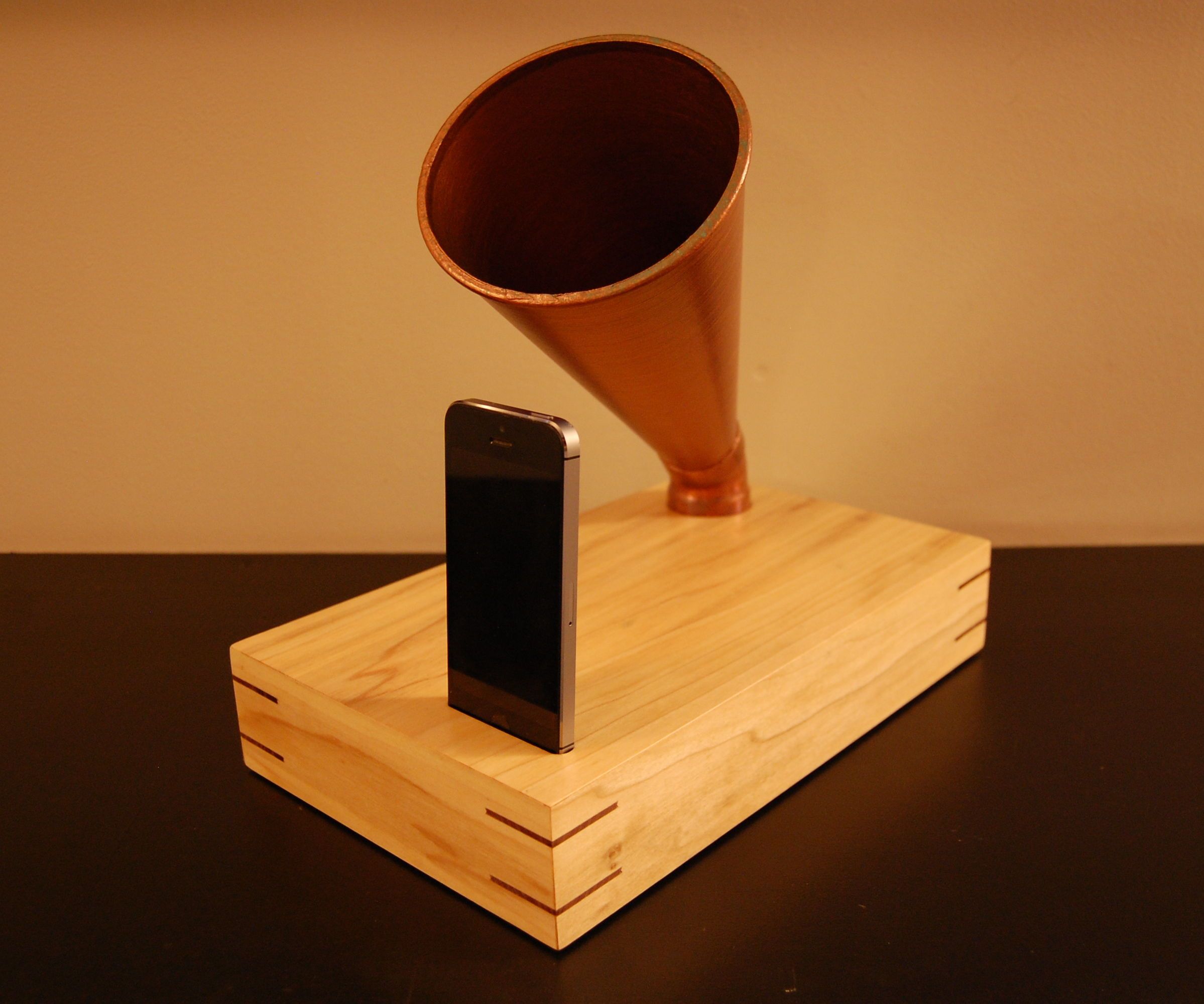 The Gramophone [Funnelophone]