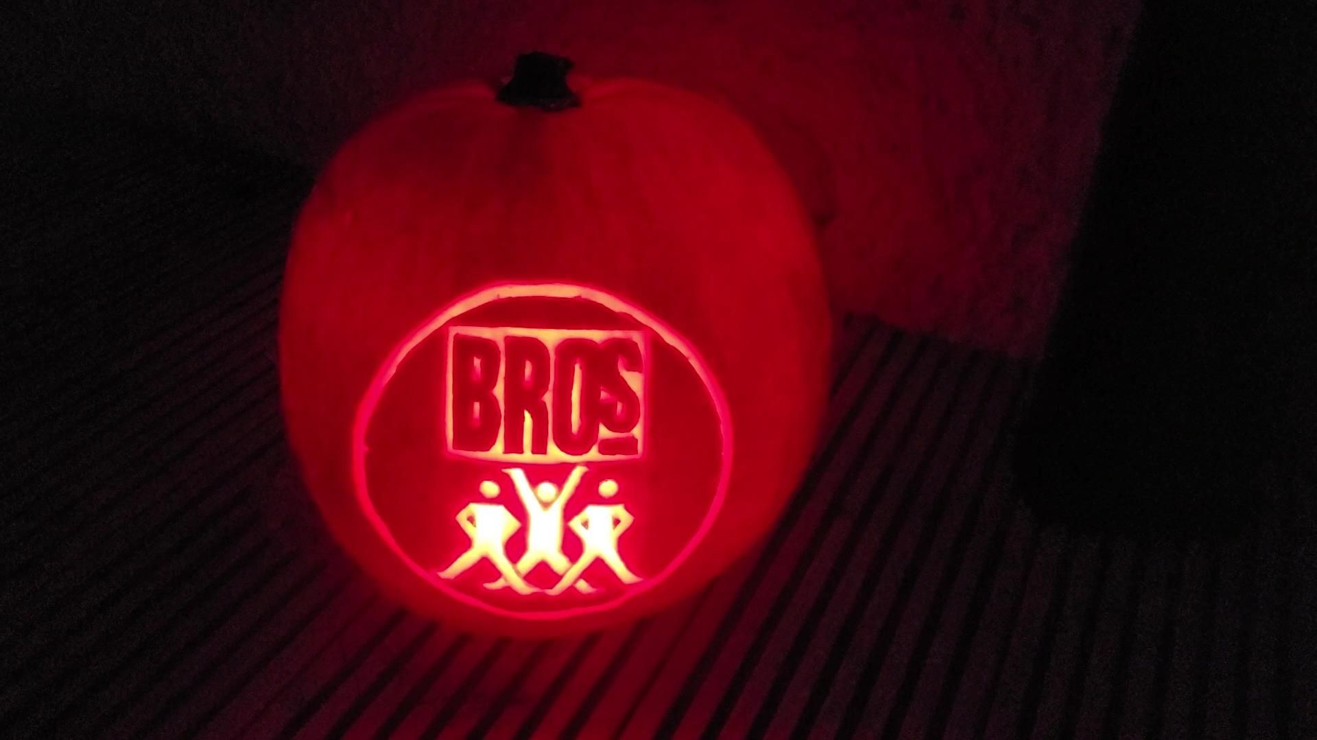 Bros Pumpkin Carving : 8 Steps - Instructables