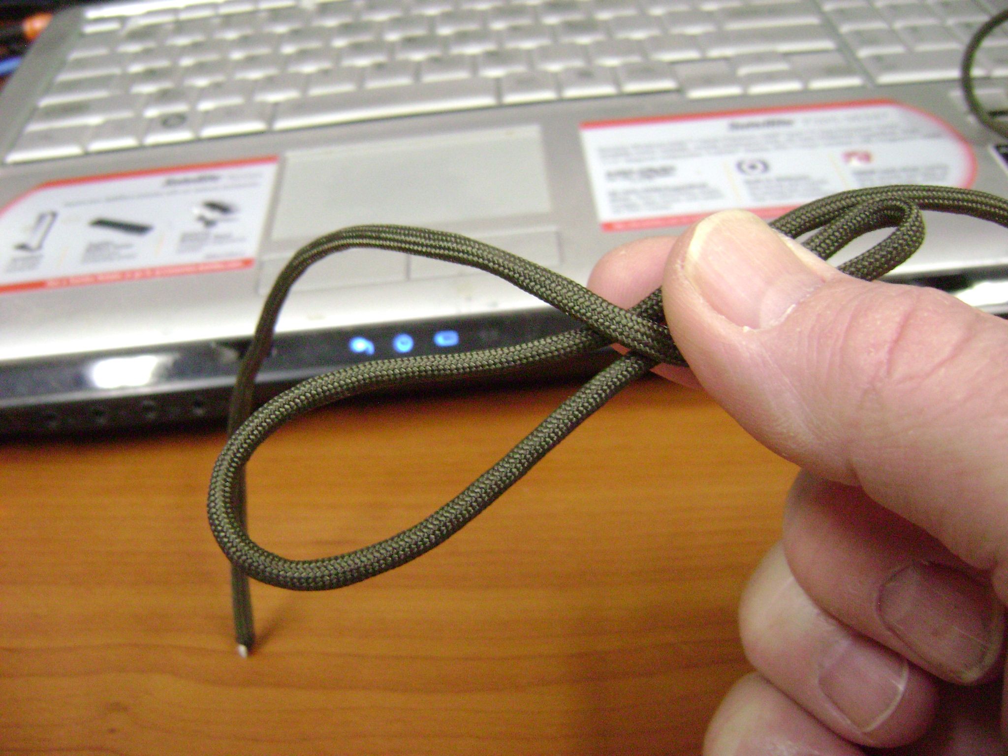 Paracord/Water Bottle Canteen Strap 6 Steps Instructables