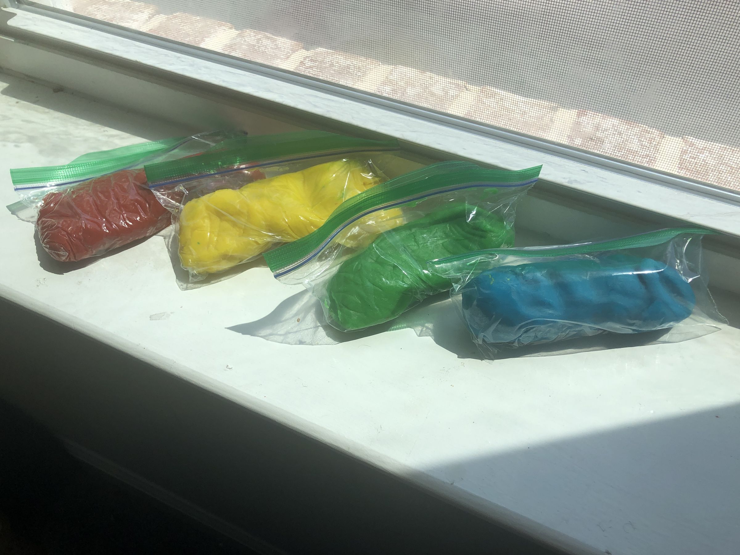 How to Make Playdough (Play-doh)