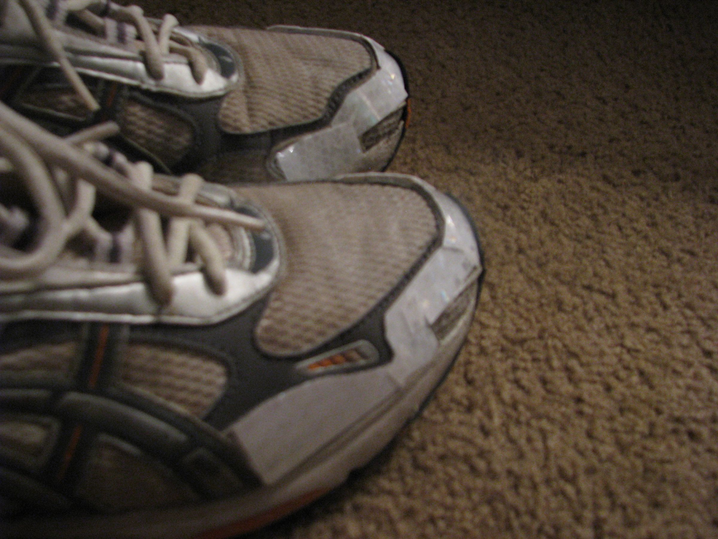 Safe Sneaks(Glow/Reflective Shoes) 6 Steps (with Pictures