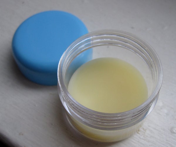 Easy Homemade Coconut and Beeswax Lip Balm!