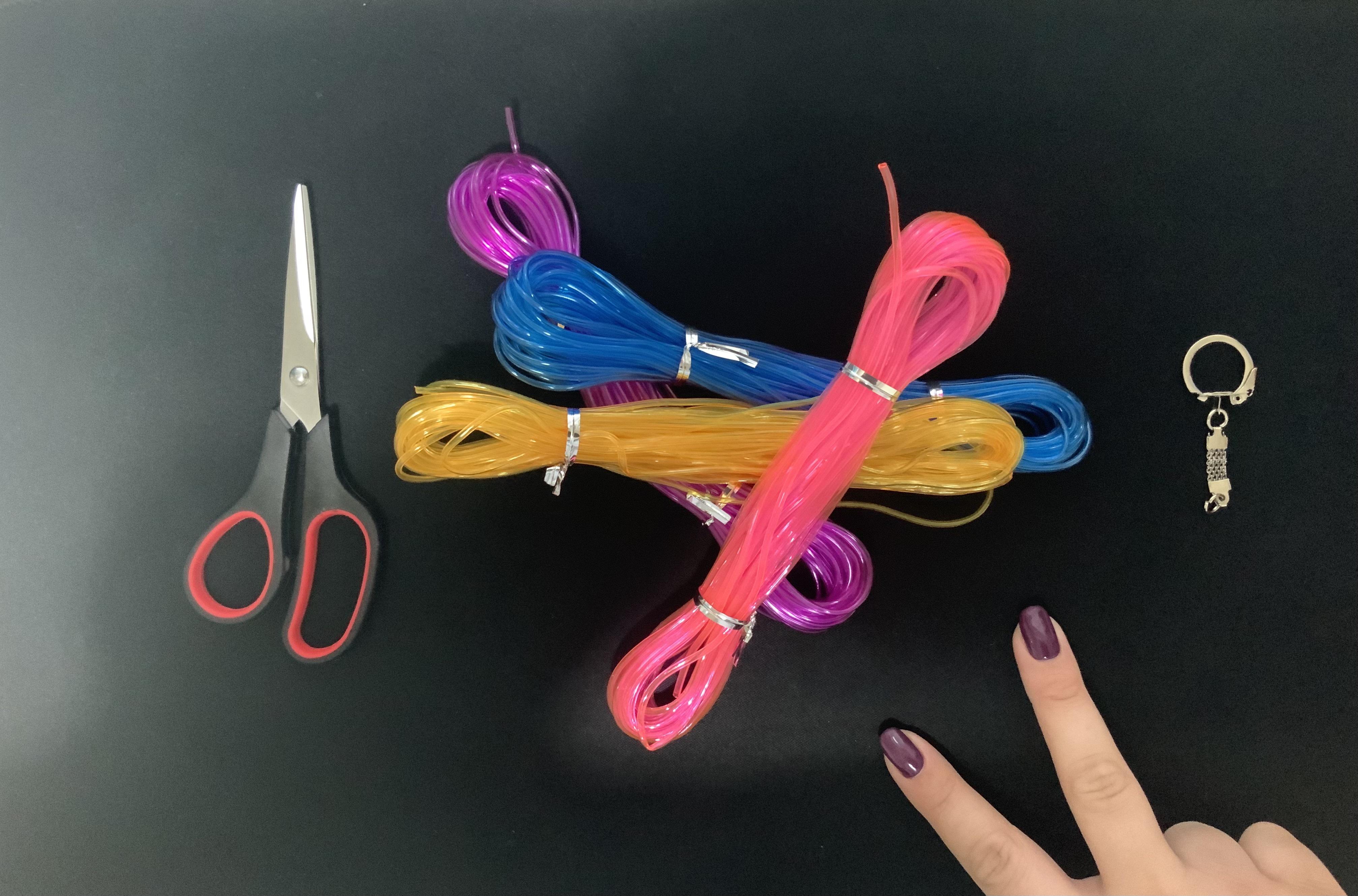 Scoobie Keychain Using Square Stitch 5 Steps (with Pictures