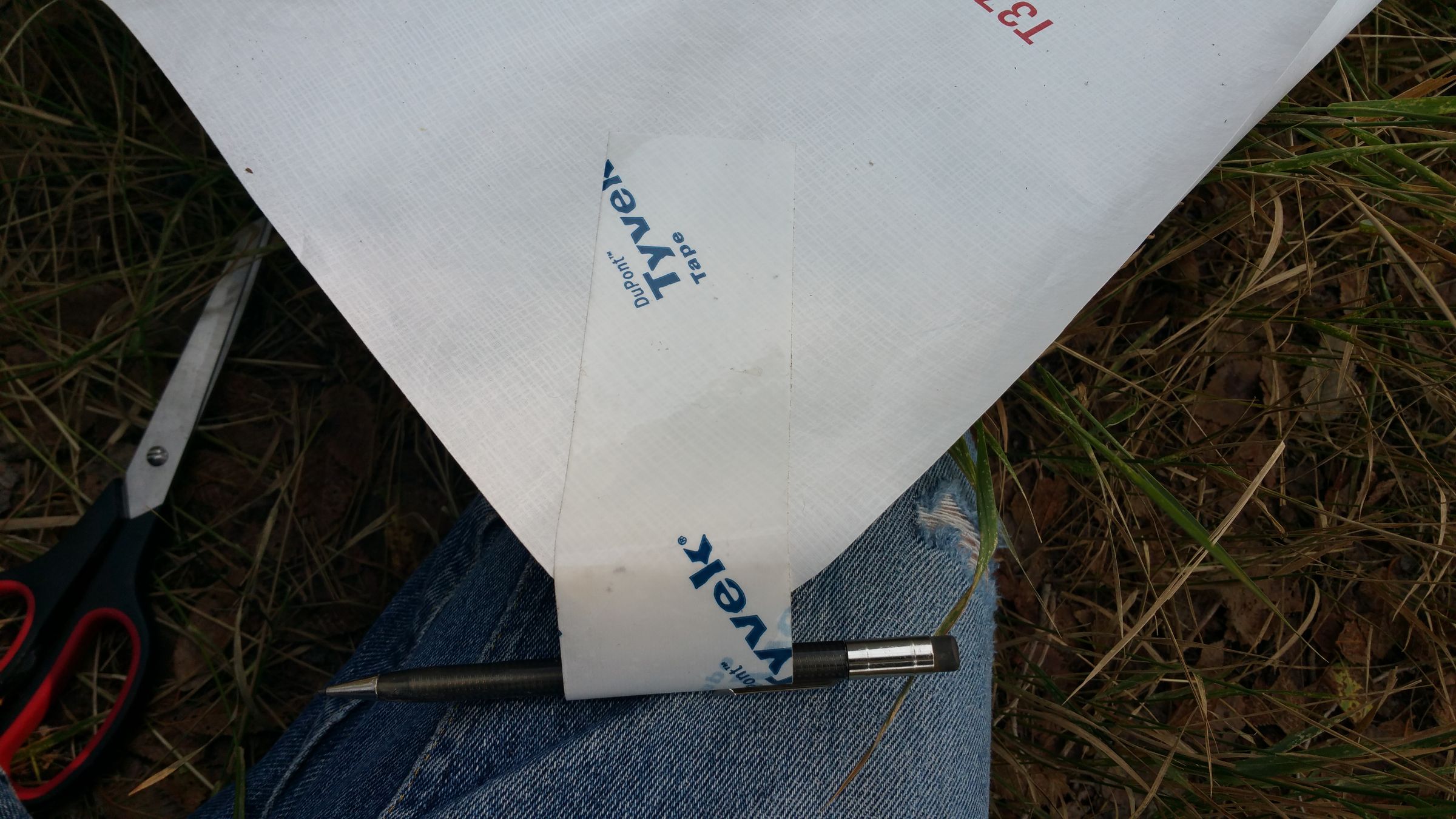 Tyvek Tarp Tent and Ground Cloth 8 Steps (with Pictures) Instructables