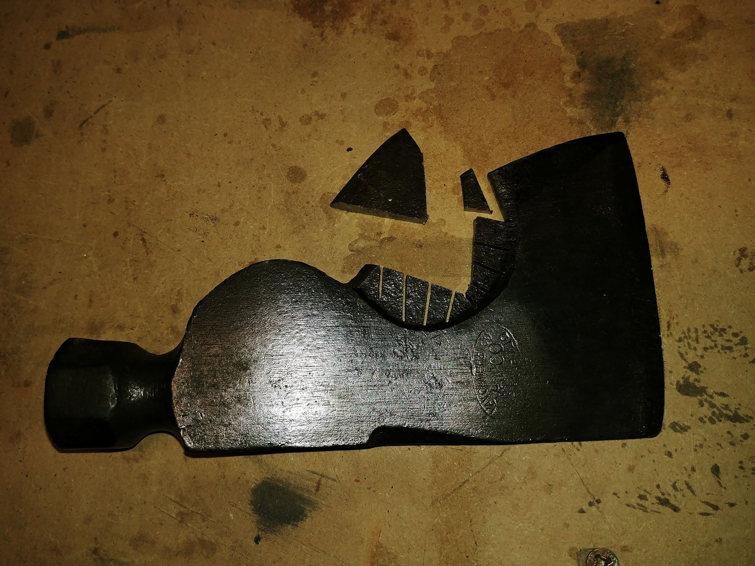 Turn an Old Hatchet Head Into a Bearded Hatchet 10 Steps (with