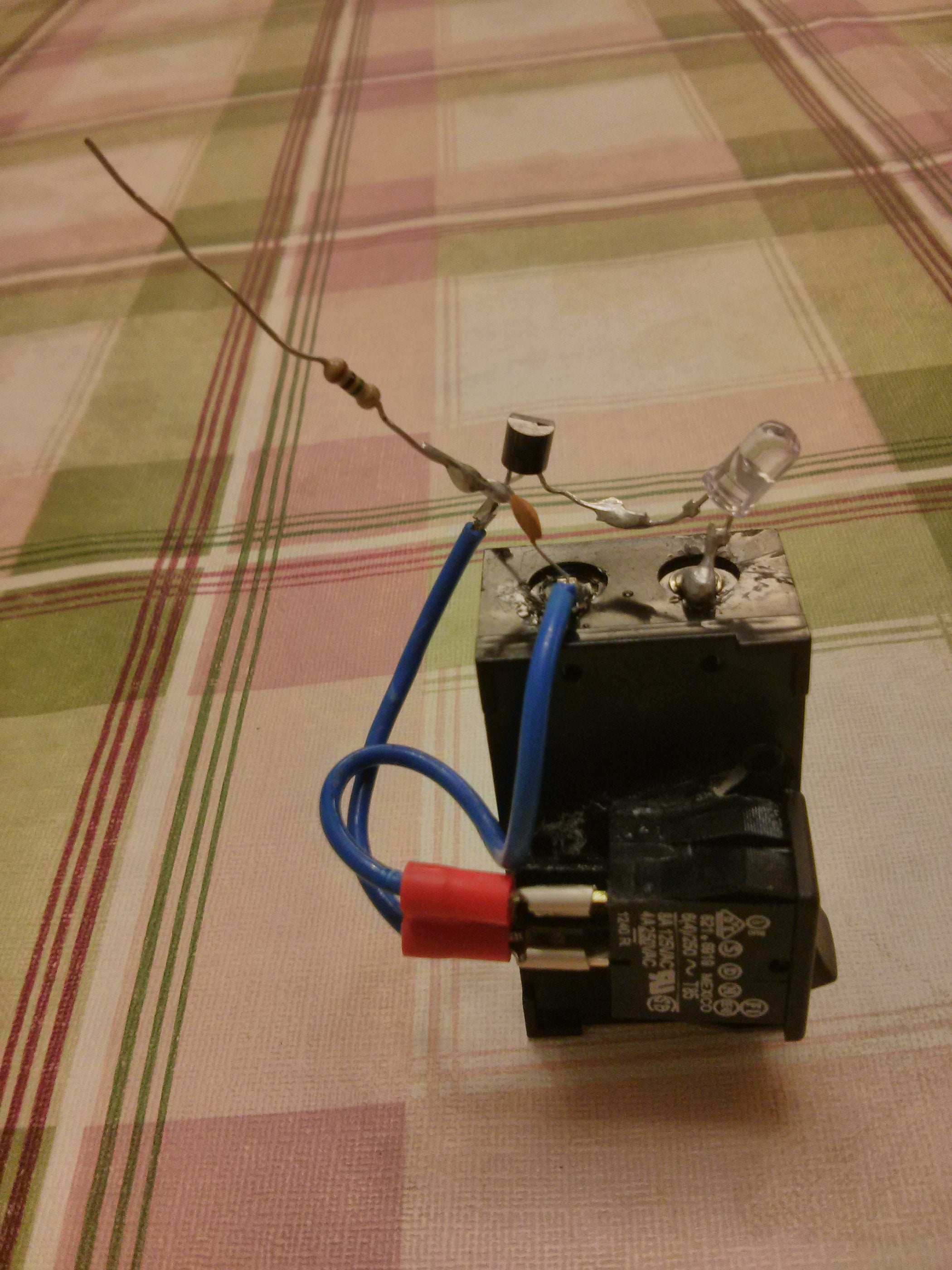 Static Electricity Detector : 3 Steps - Instructables