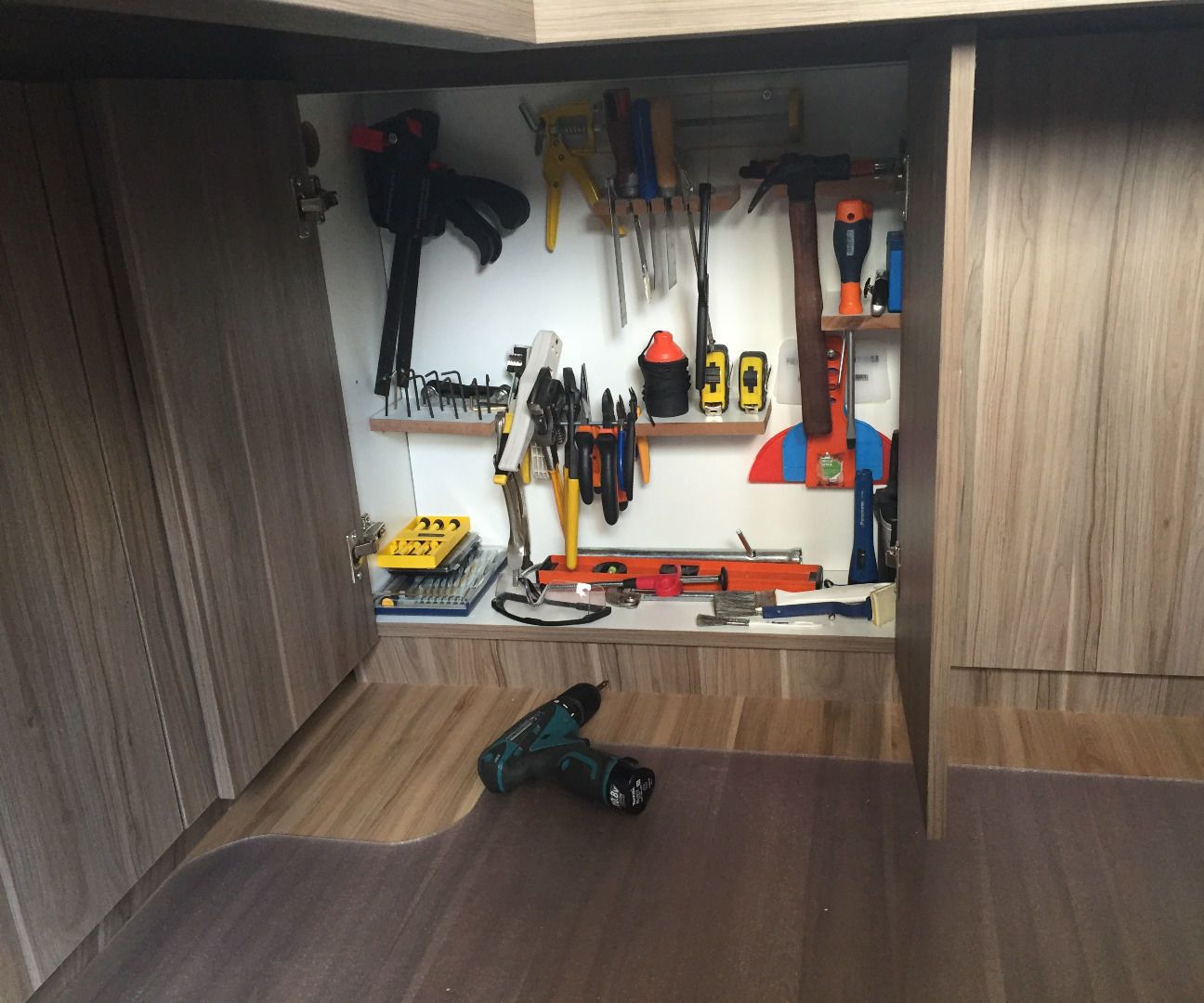 DIY guide for MDF Tool Wall-Mount with step-by-step instructions