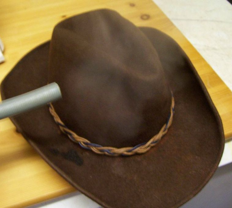 Cheap and Easy Hat Steamer. : 4 Steps 