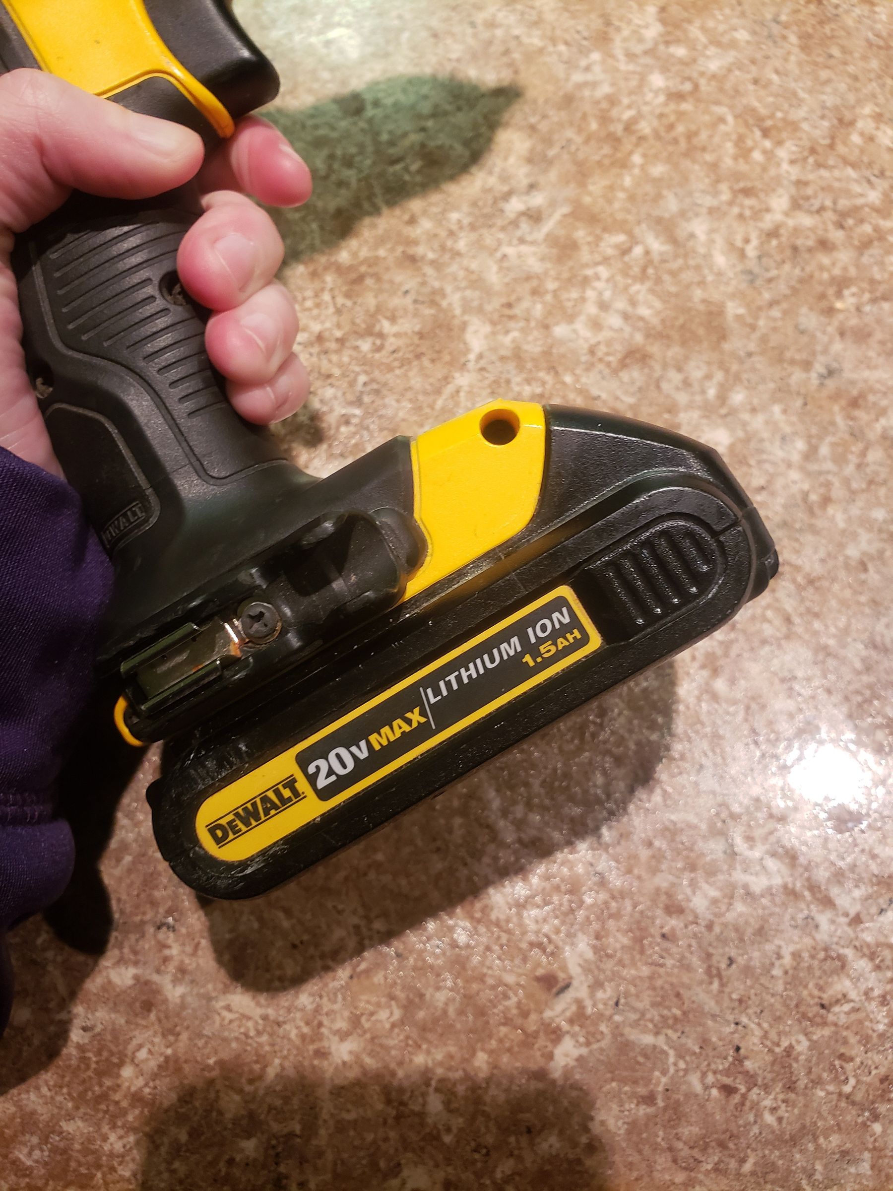 How to Assemble and Use a Cordless Power Drill : 10 Steps - Instructables