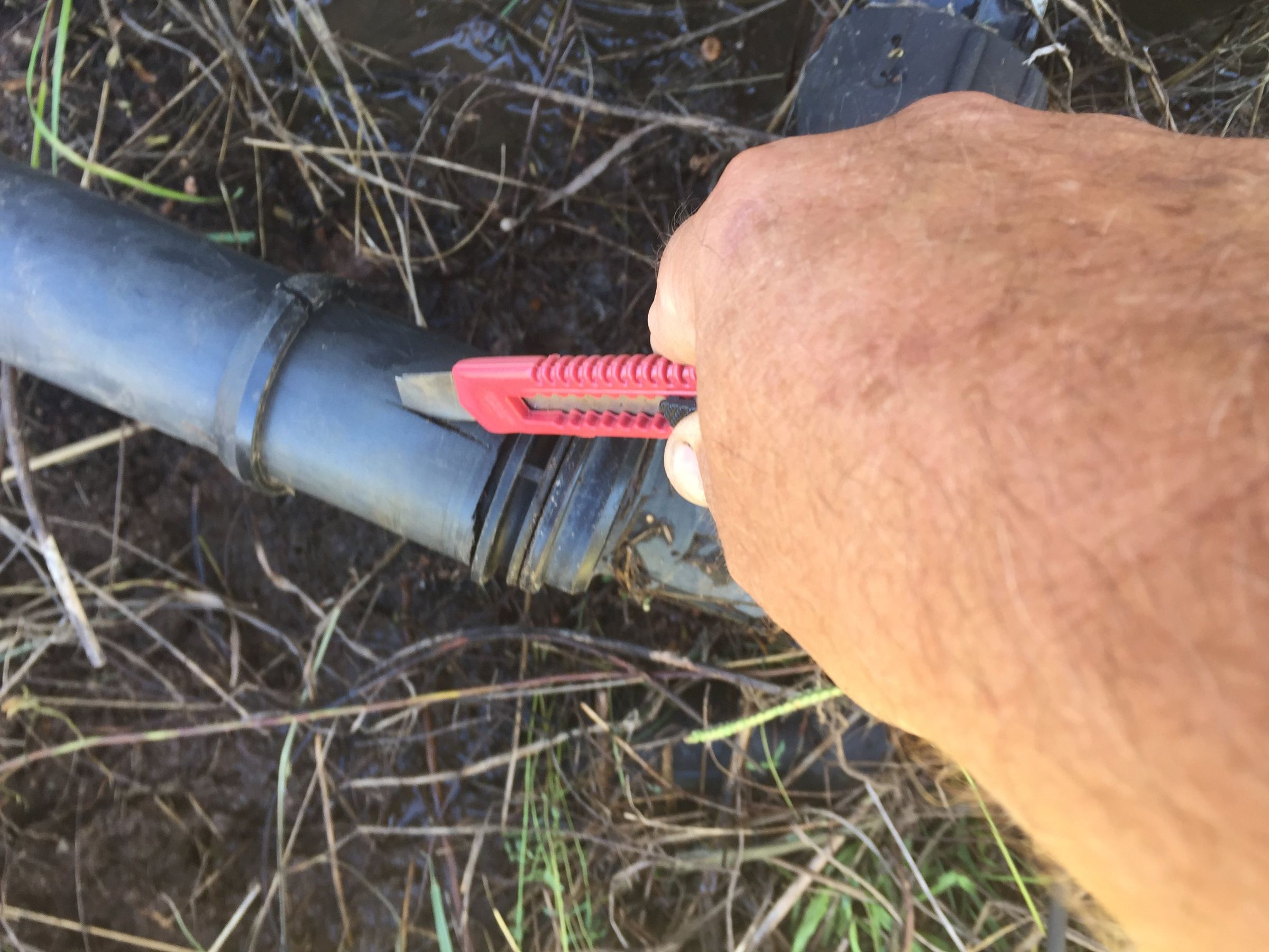 FIX a SPLIT POLY PIPE 5 Steps (with Pictures) Instructables