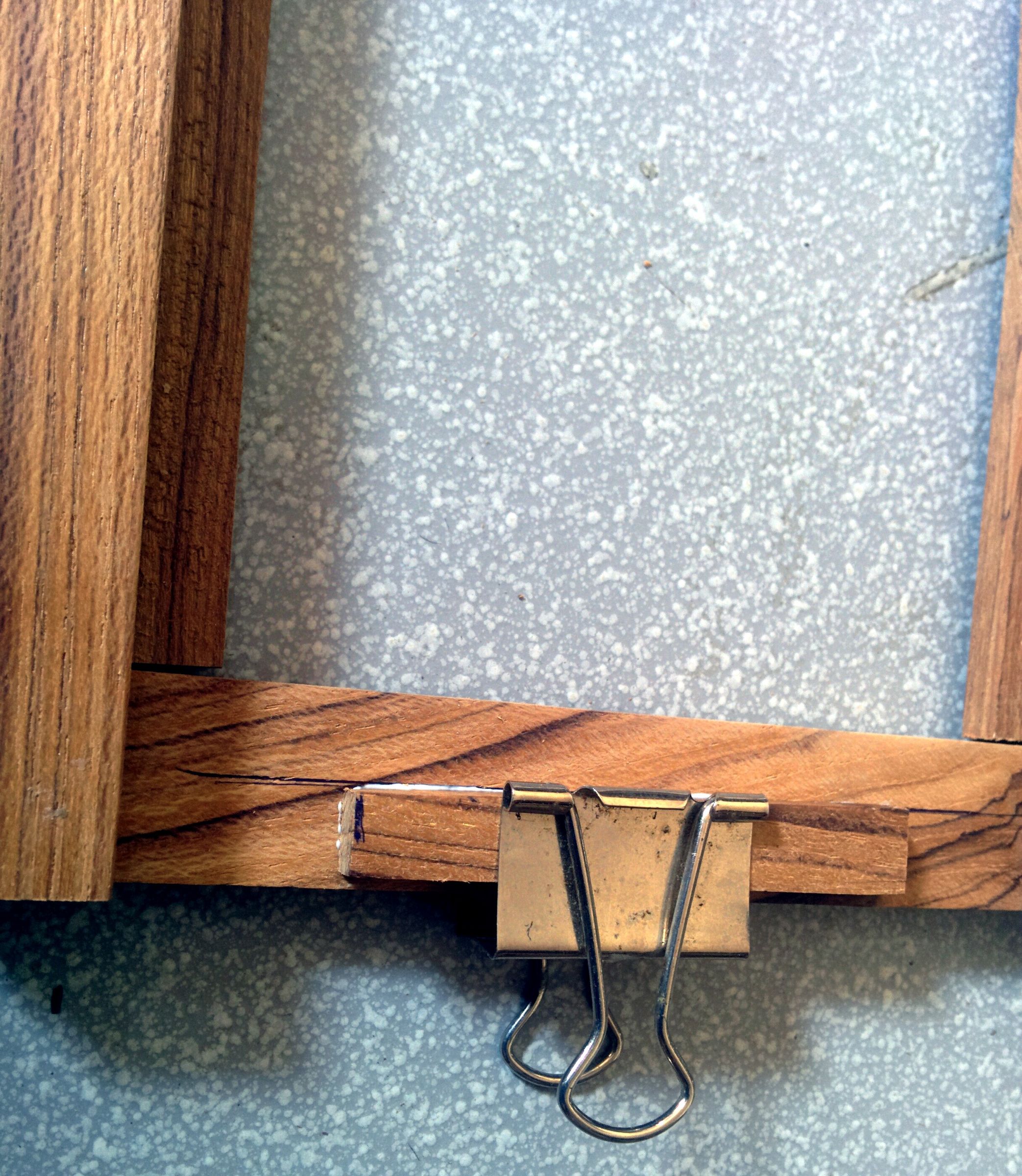 How to Turn Your Old Kindle Fire Tablet to a Wooden Digital Photo Frame
