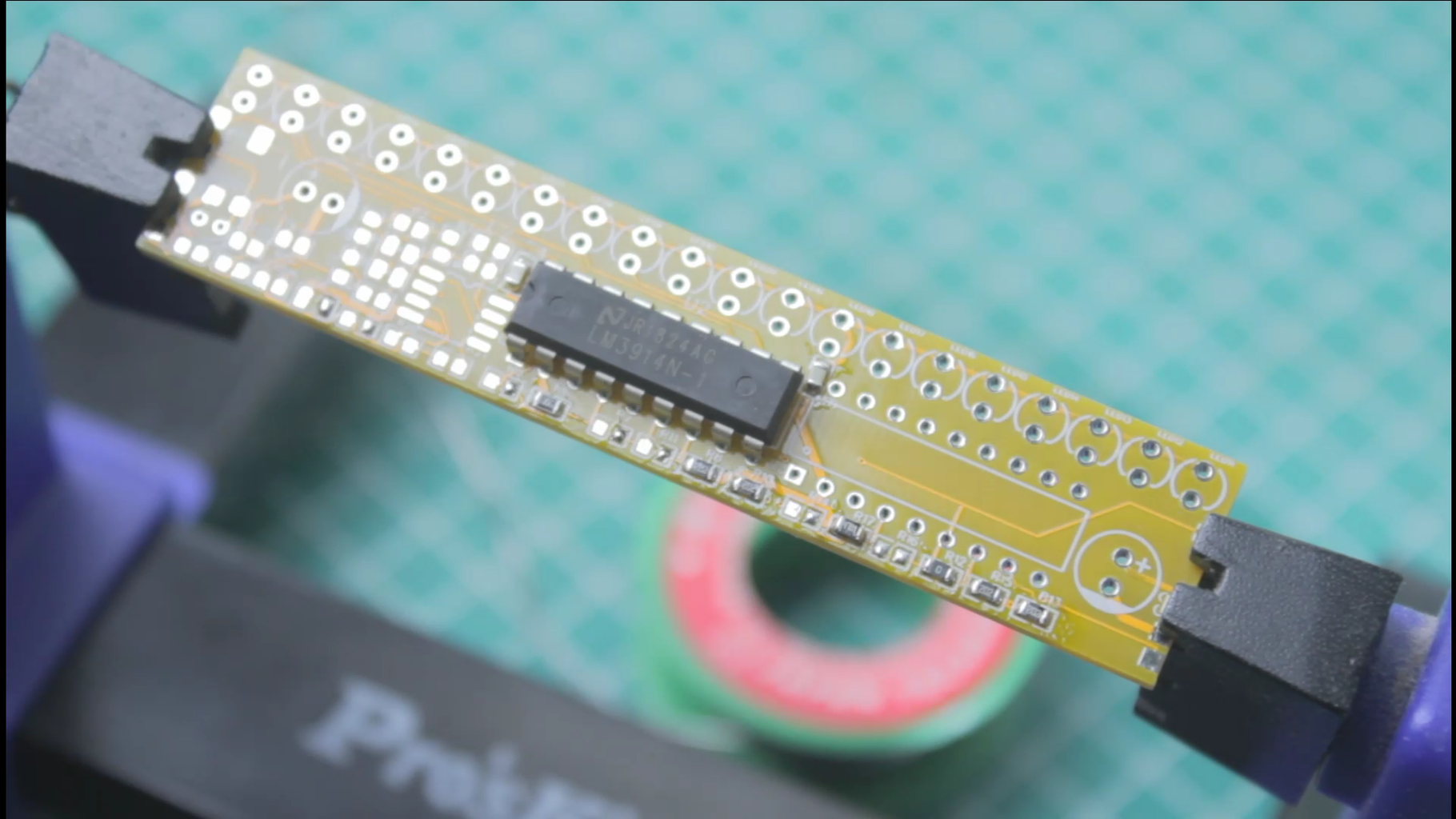 Vu Meter LM3914 Vs LM3915 : 6 Steps - Instructables
