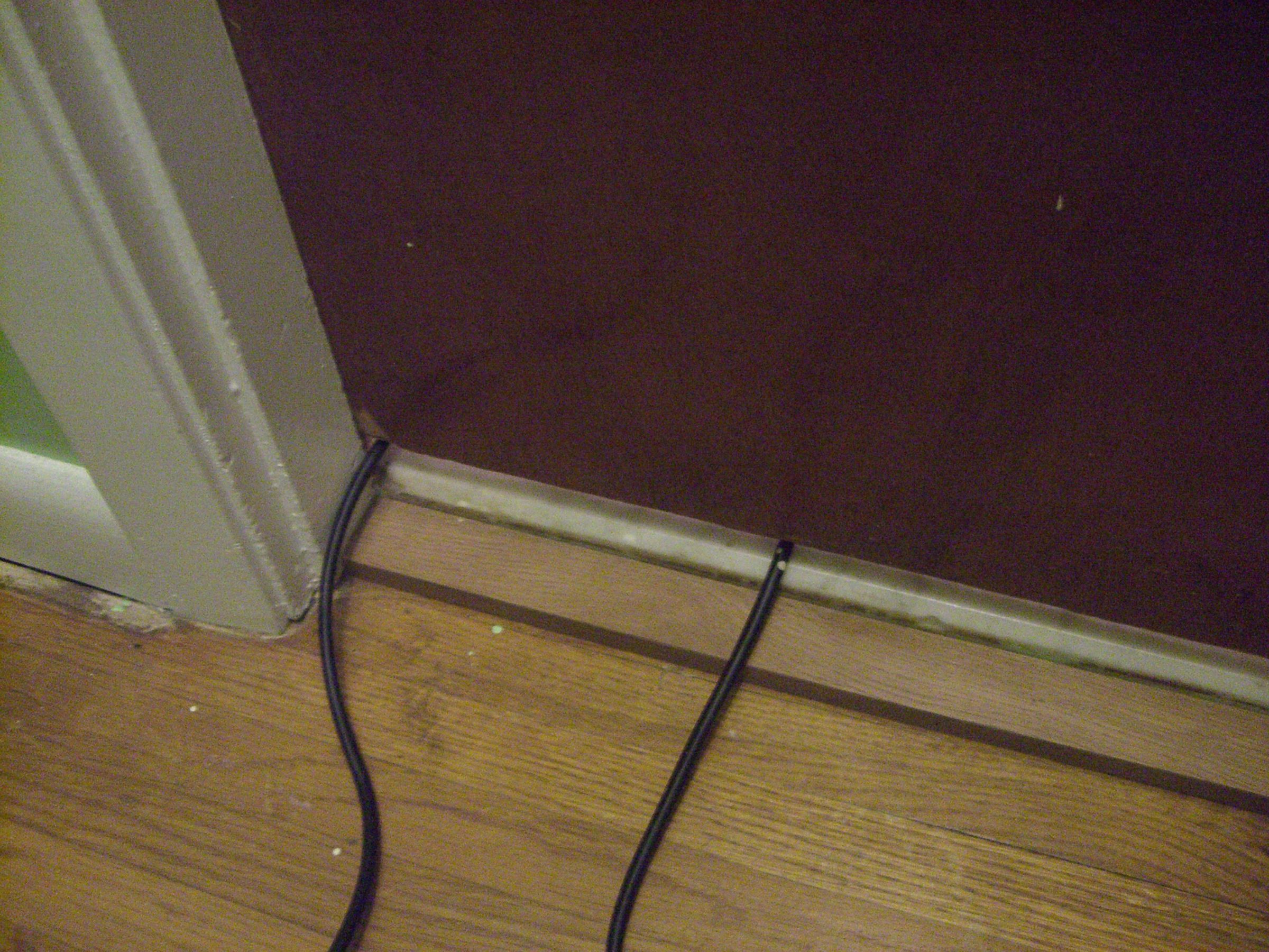How to Open a Locked Door the Macgyver Way. 8 Steps (with Pictures