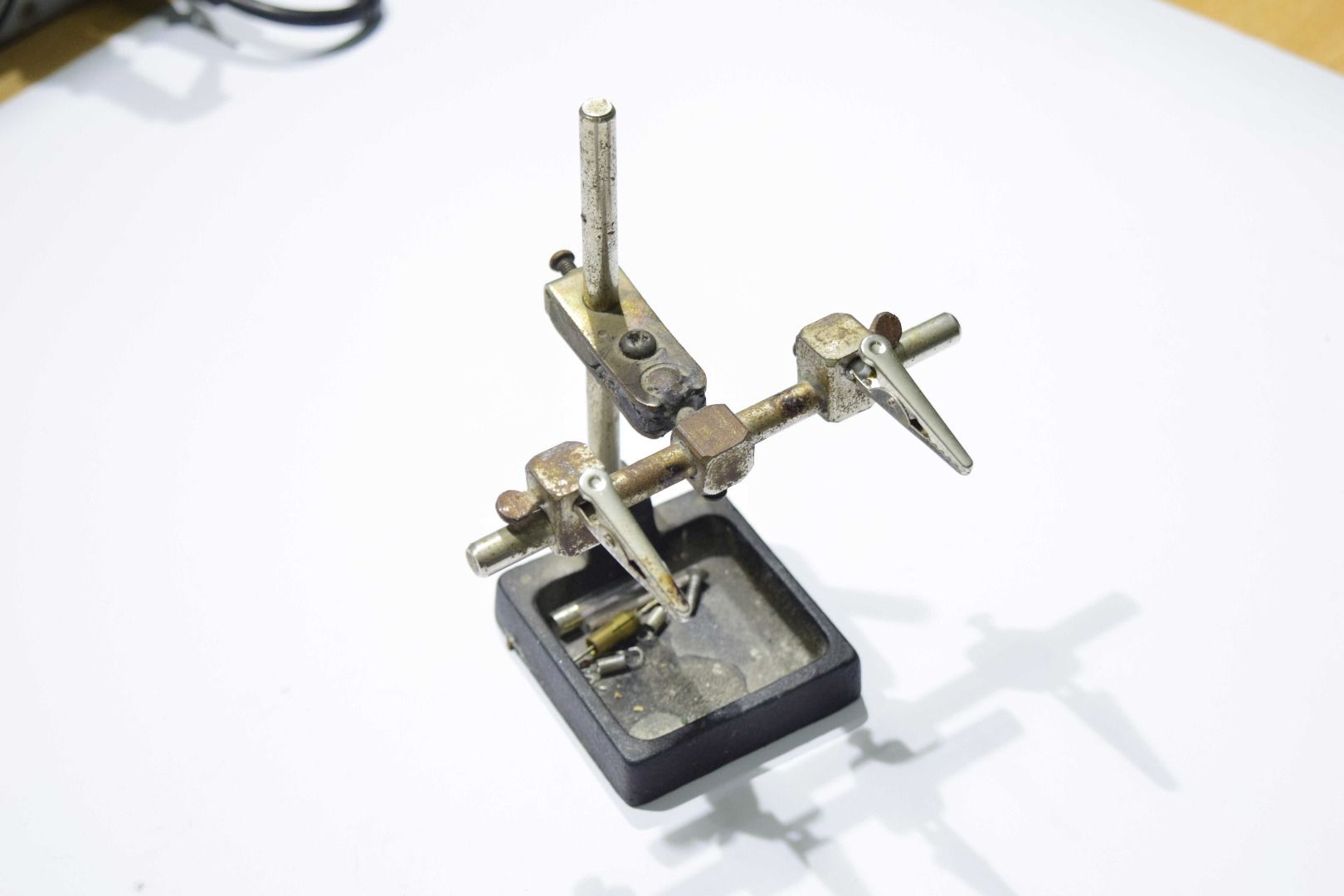 Setting Up the Perfect Electronics Workplace 16 Steps (with Pictures