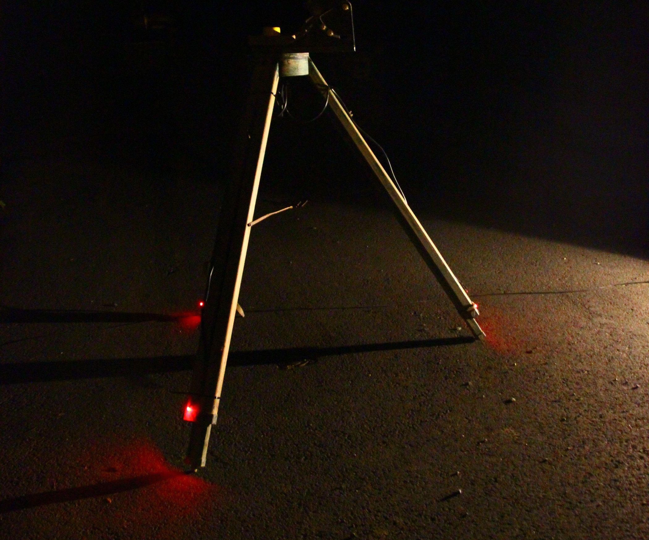 Red Safety Lights for Telescope Tripod Made From Scrap 5 Steps (with