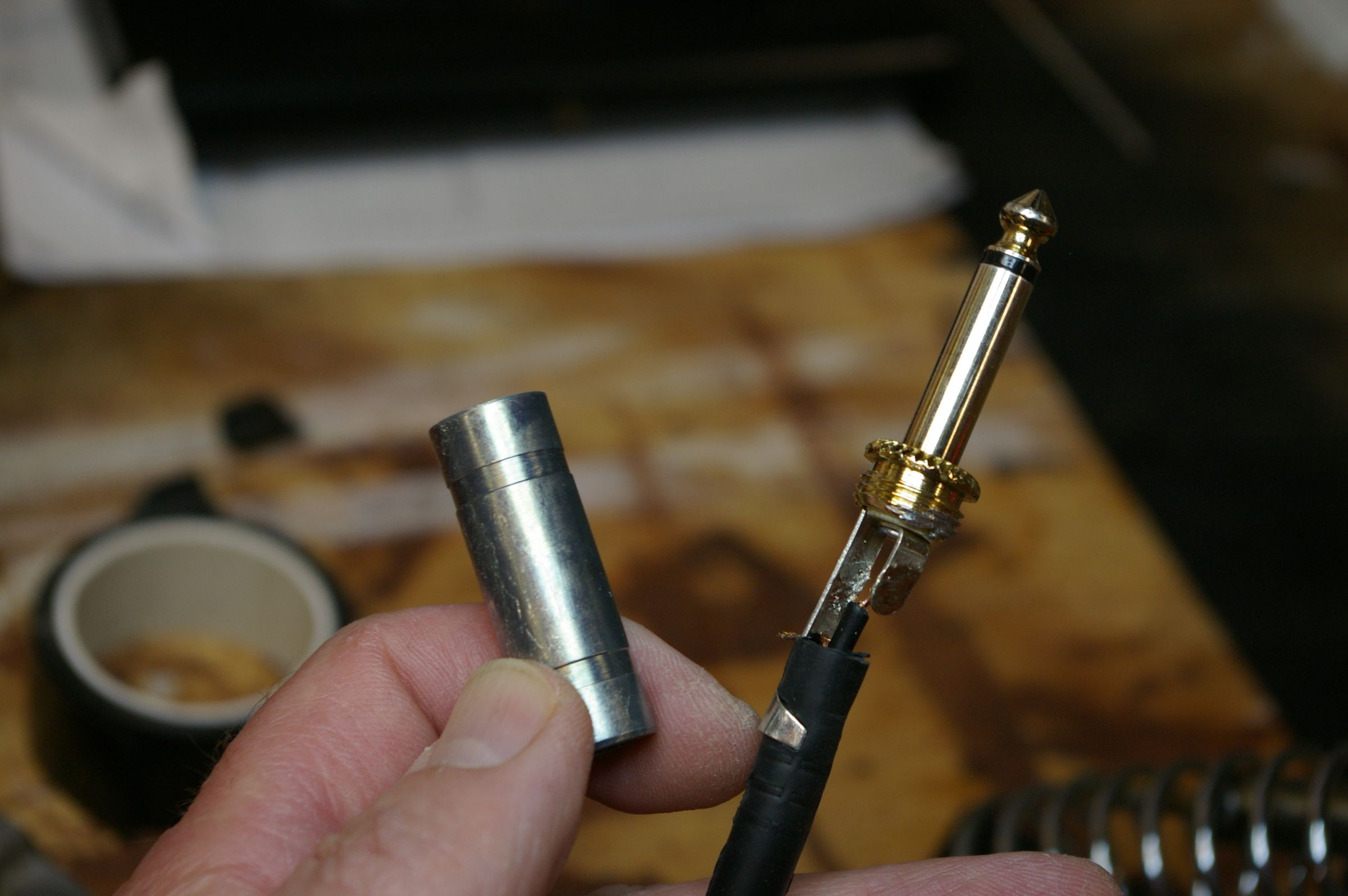 How to Fix, Repair or Make a 1/4" Inch Guitar Cable 8 Steps